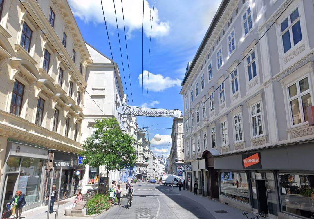 Dachgeschoß Erstbezug, 3 Zimmer mit Balkon