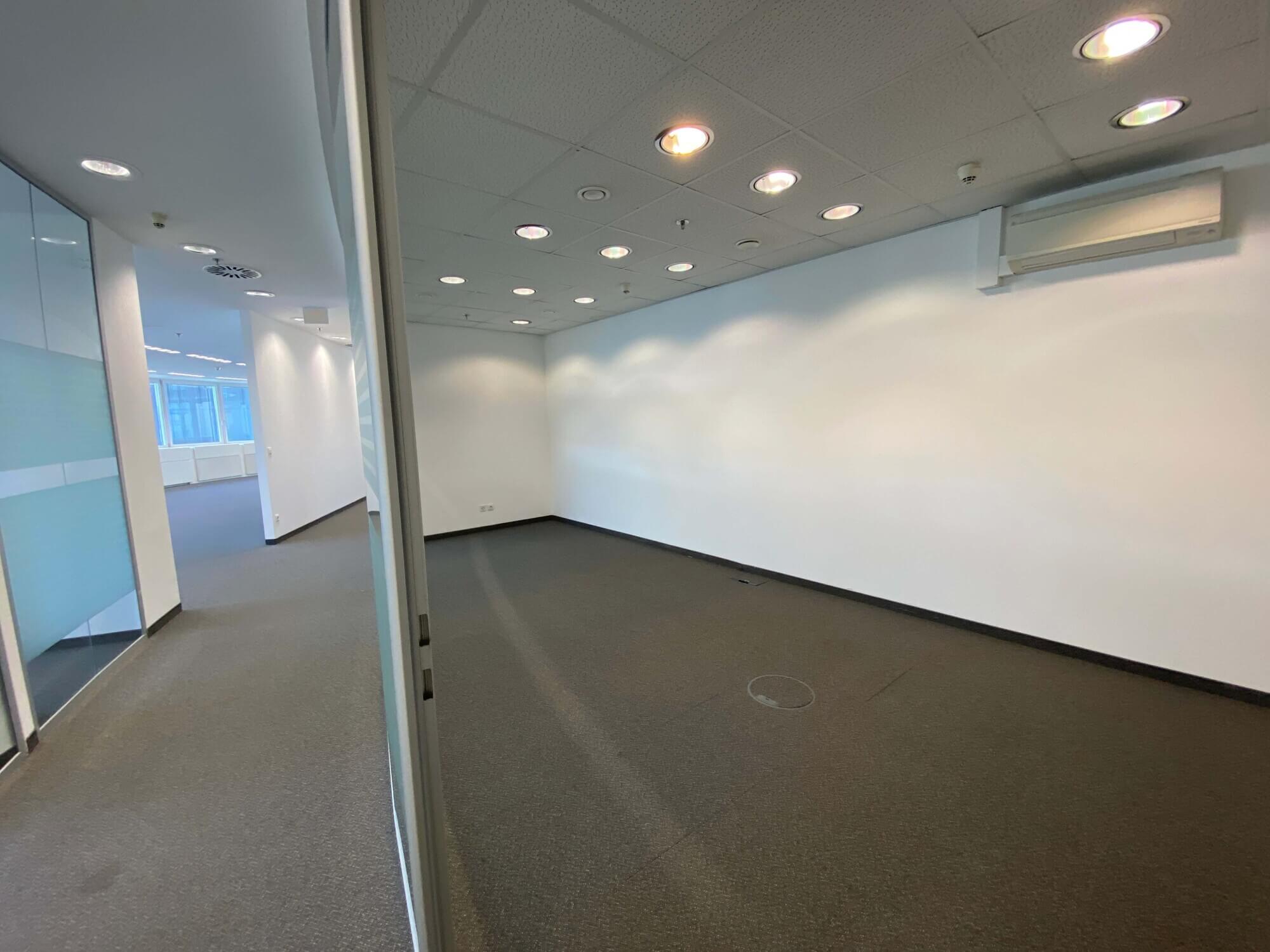 ANDROMEDA TOWER - Loftartiges Büro