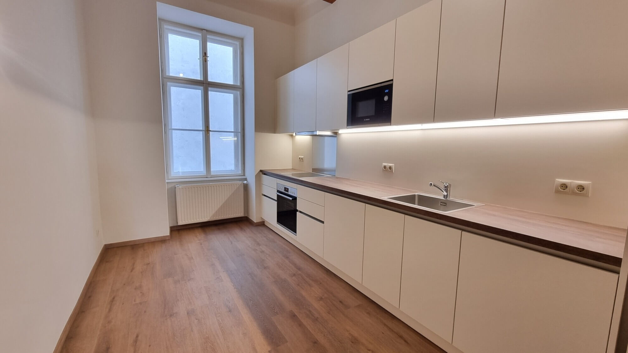 Wohnen gegenüber der Staatsoper