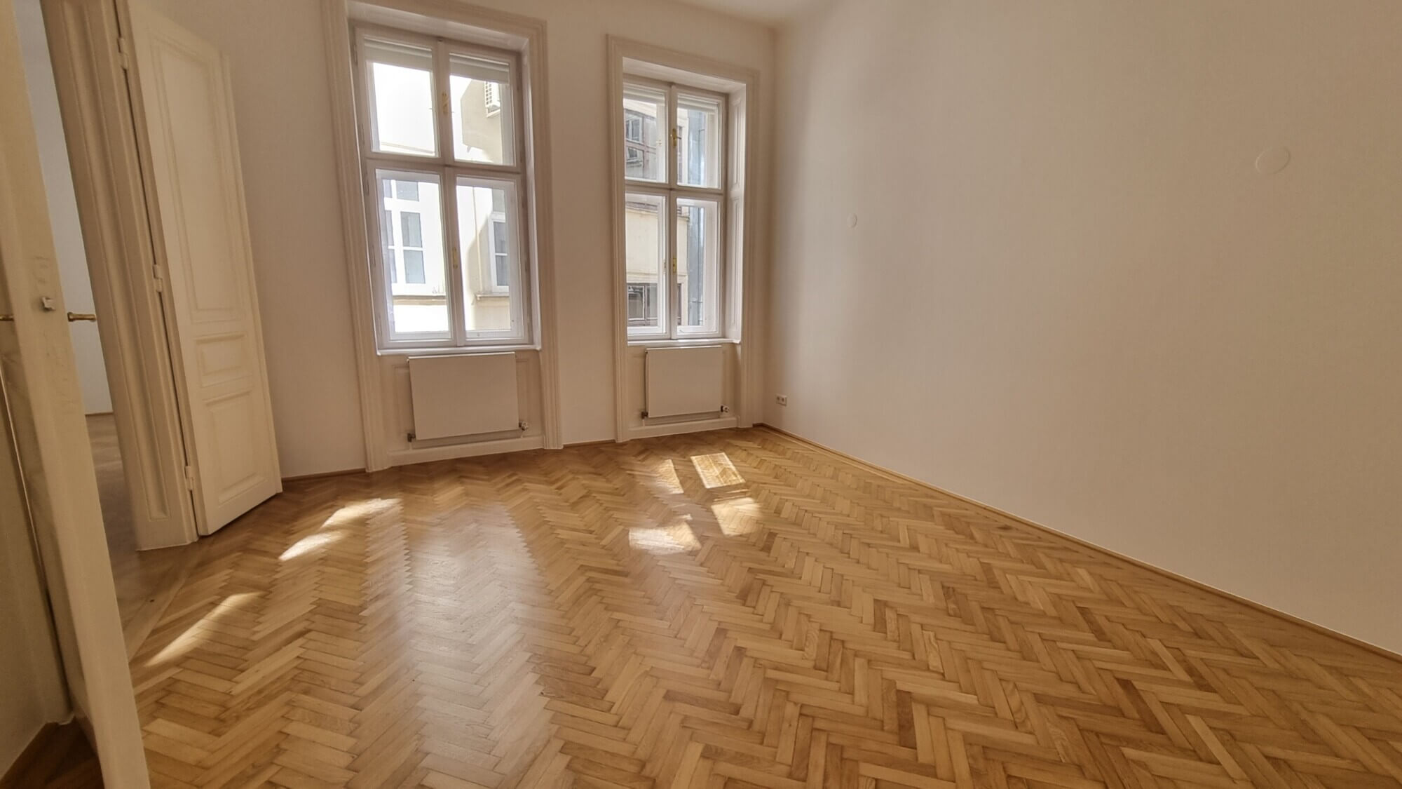 Klassischer Altbau, 6 Zimmer, Nähe Judenplatz