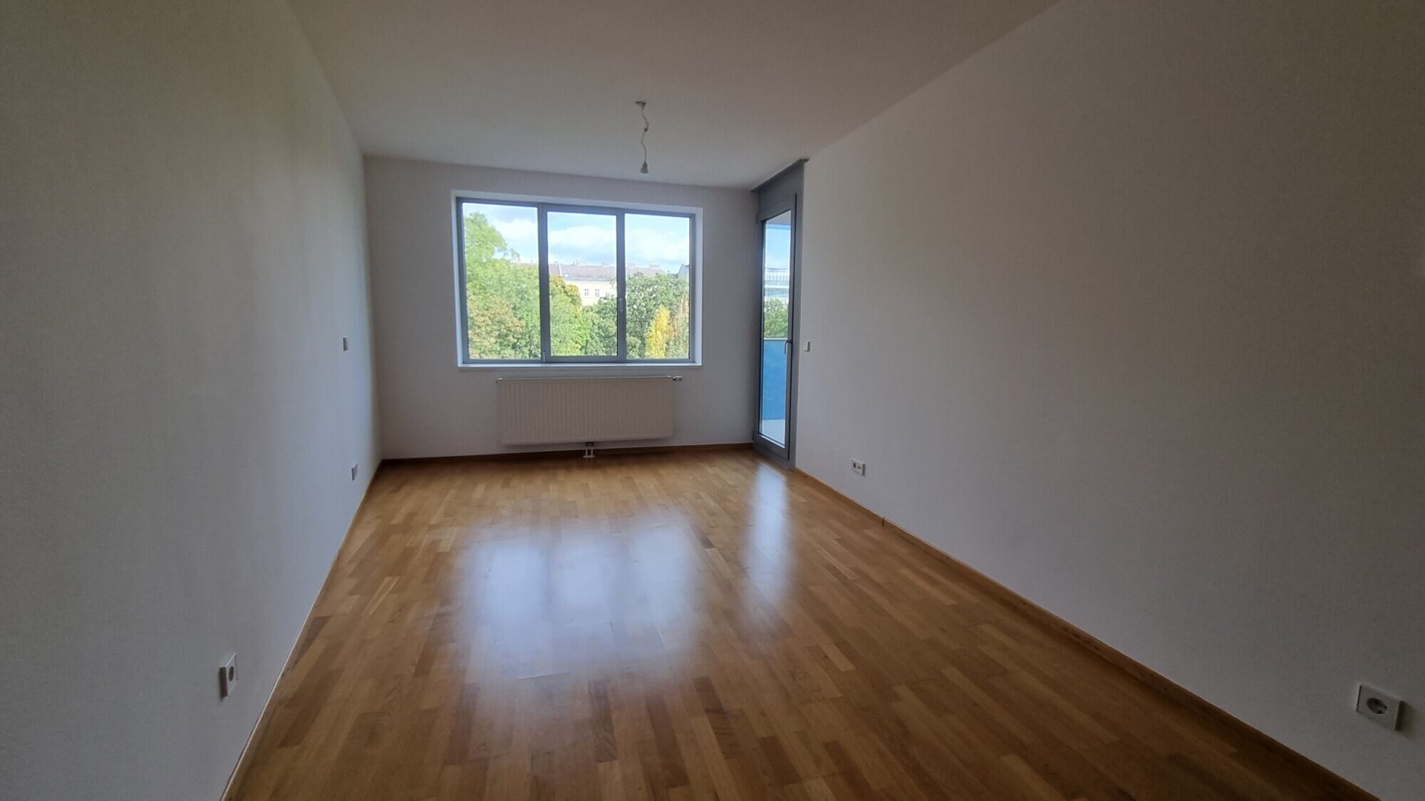 8,000 m² park – new-build apartment with balcony in Toskanahof