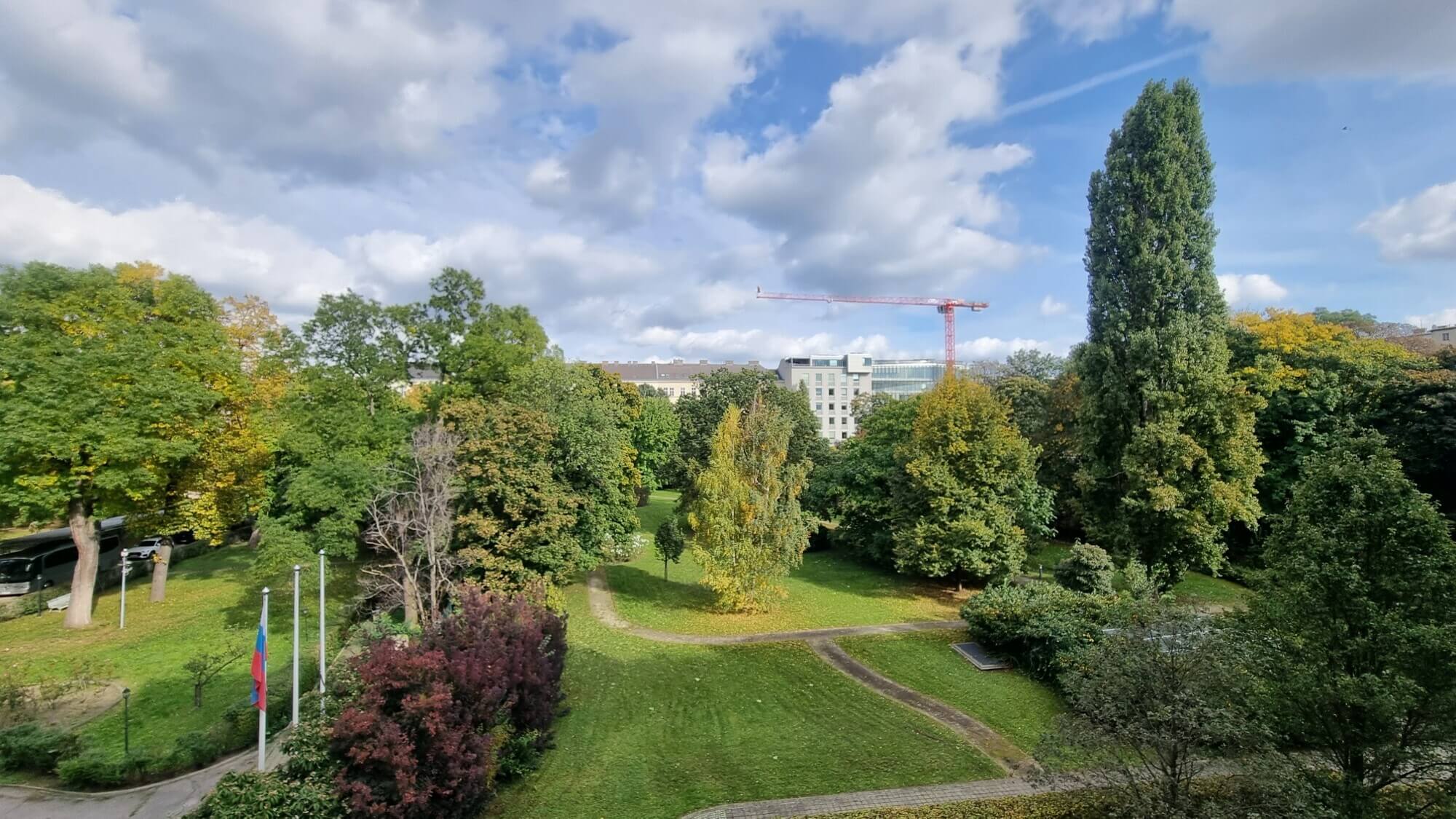 8,000 m² park – new-build apartment with balcony in Toskanahof