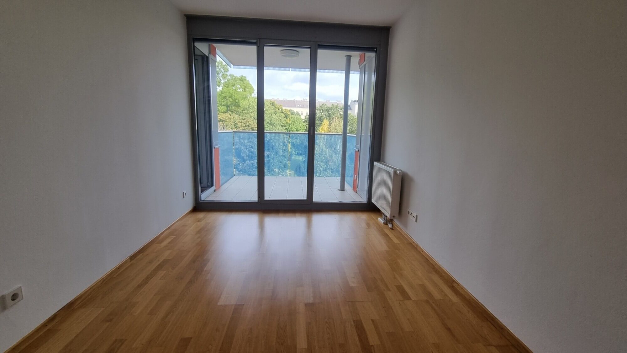 8,000 m² park – new-build apartment with balcony in Toskanahof