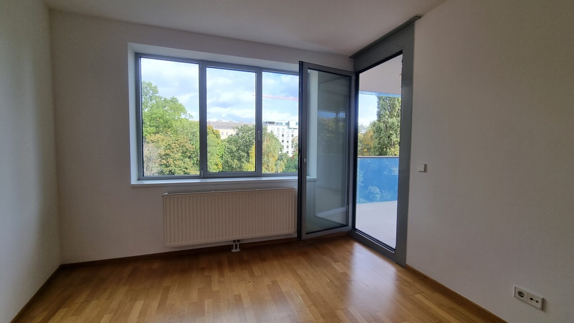 8,000 m² park – new-build apartment with balcony in Toskanahof