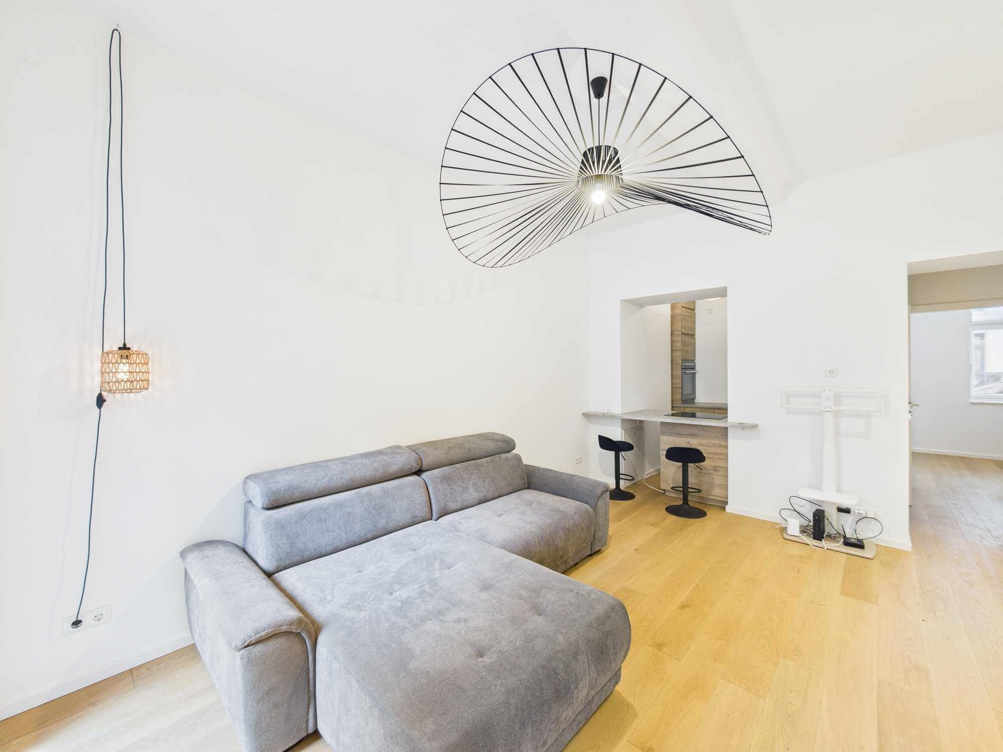 Moderne Gartenwohnung in Wien: Erdgeschoss mit Terrasse und Grünfläche