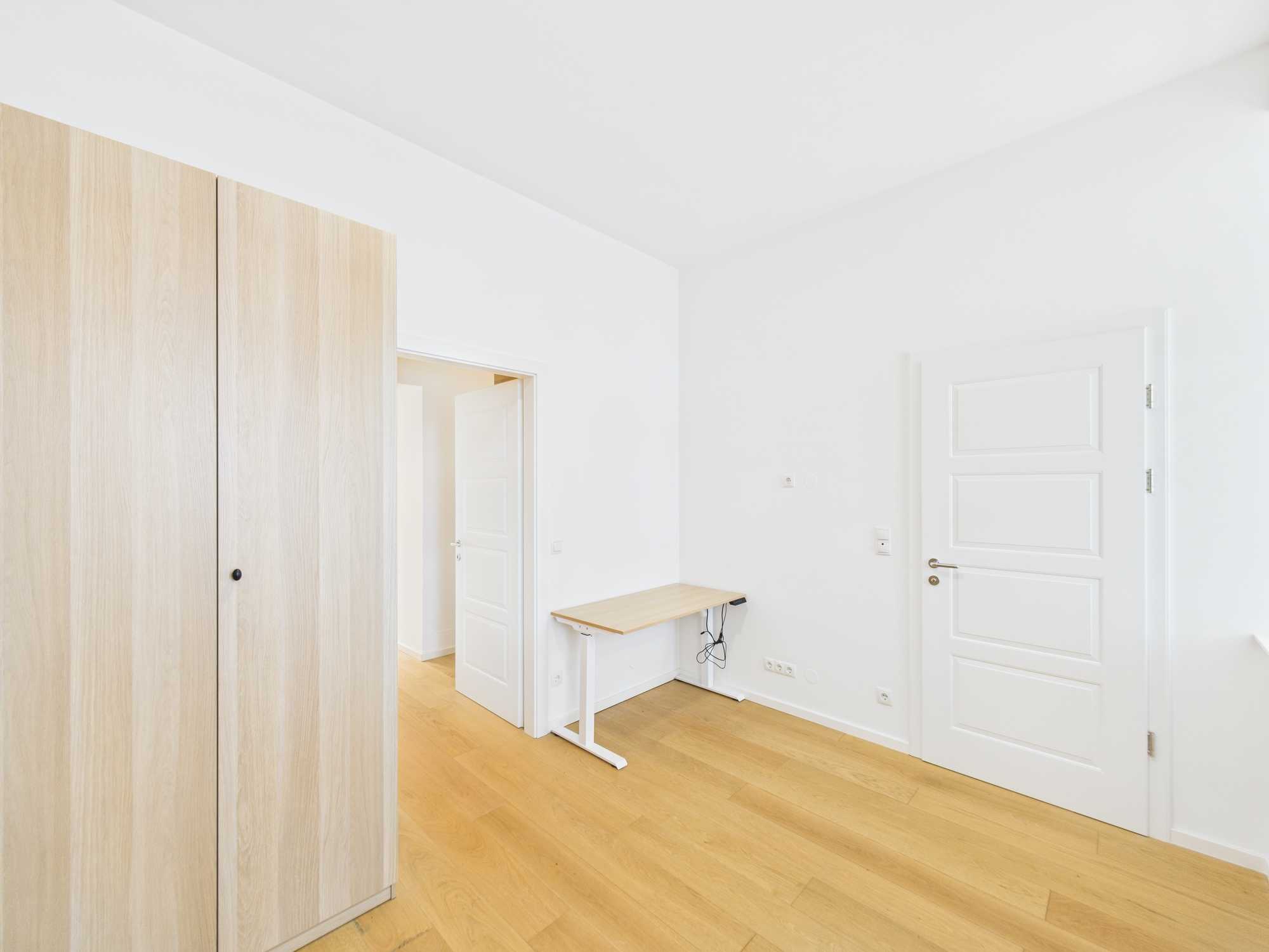 Moderne Gartenwohnung in Wien: Erdgeschoss mit Terrasse und Grünfläche