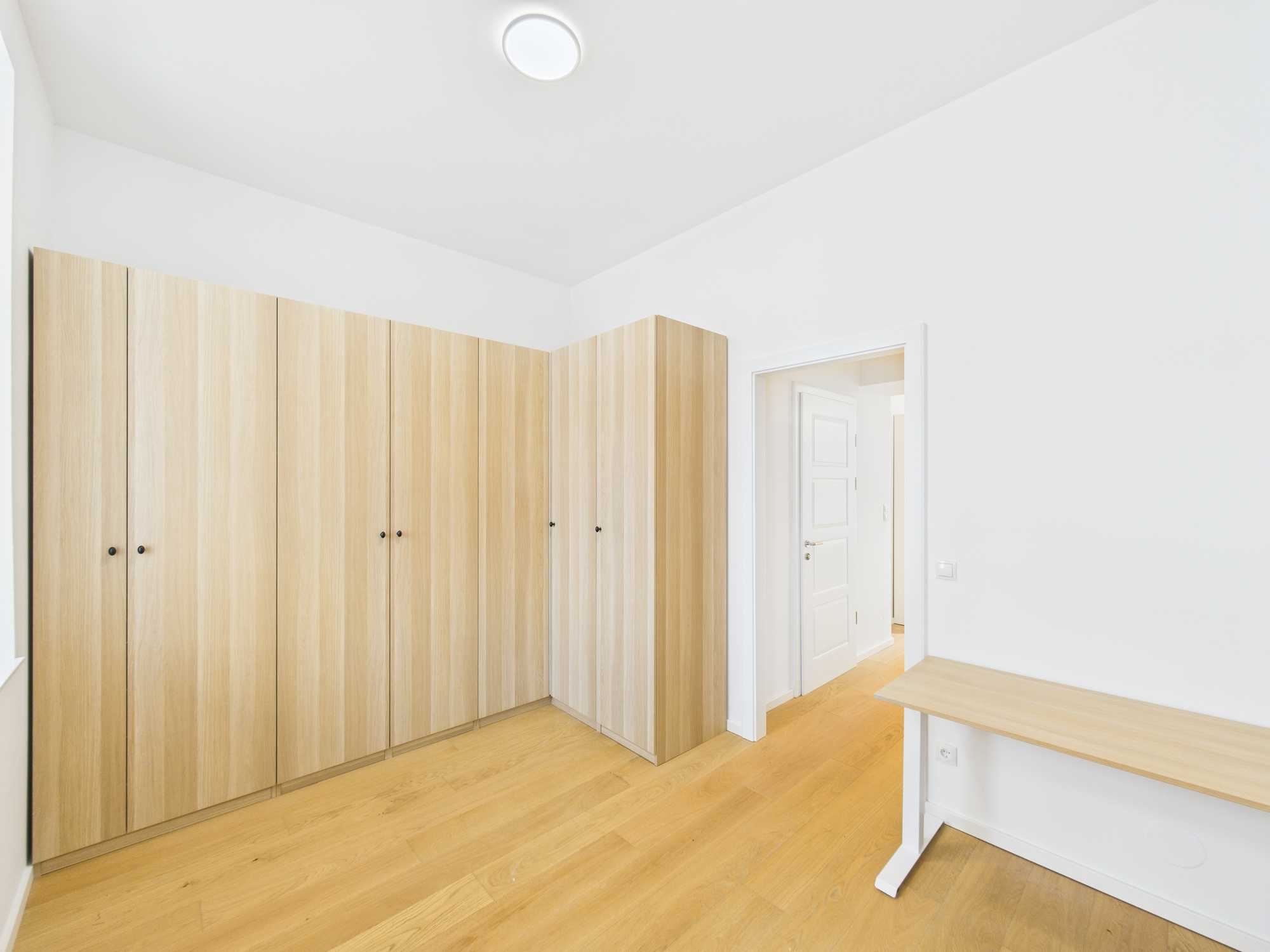 Moderne Gartenwohnung in Wien: Erdgeschoss mit Terrasse und Grünfläche