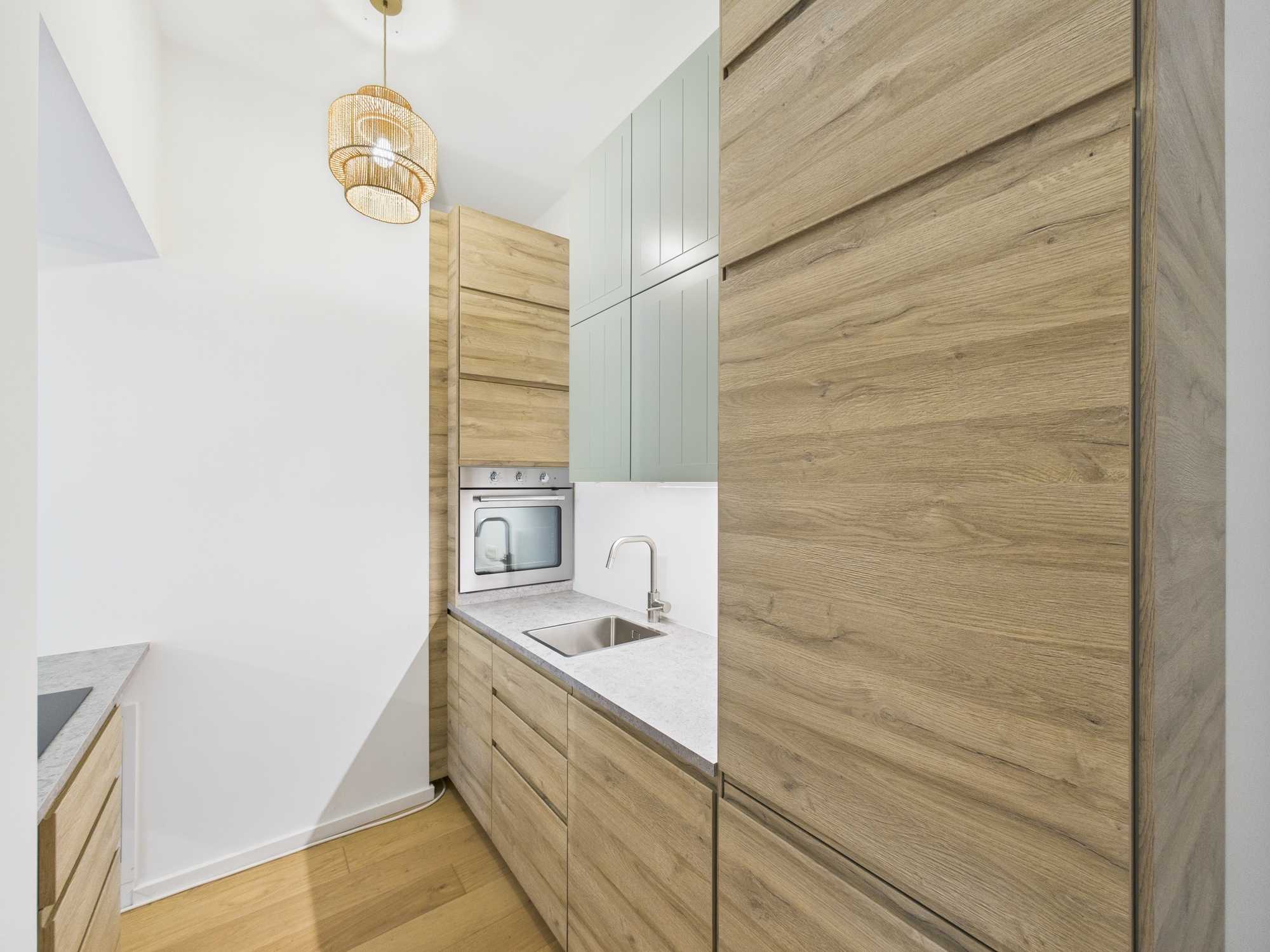 Moderne Gartenwohnung in Wien: Erdgeschoss mit Terrasse und Grünfläche