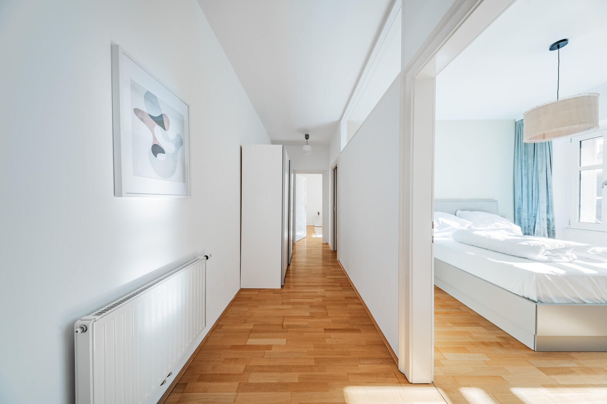 Komplett möblierte Dachgeschoß Wohnung mit 3 Schlafzimmern und Garagenplatz