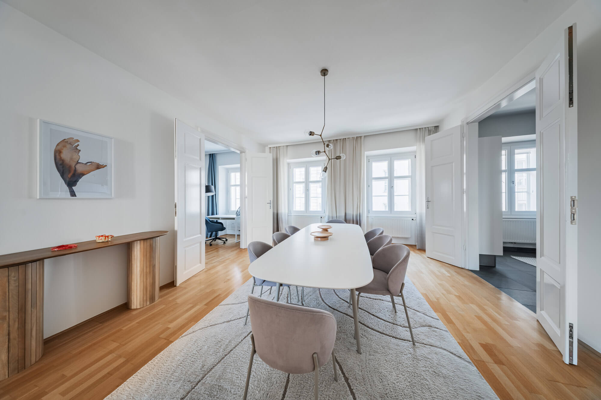 Komplett möblierte Dachgeschoß Wohnung mit 3 Schlafzimmern und Garagenplatz