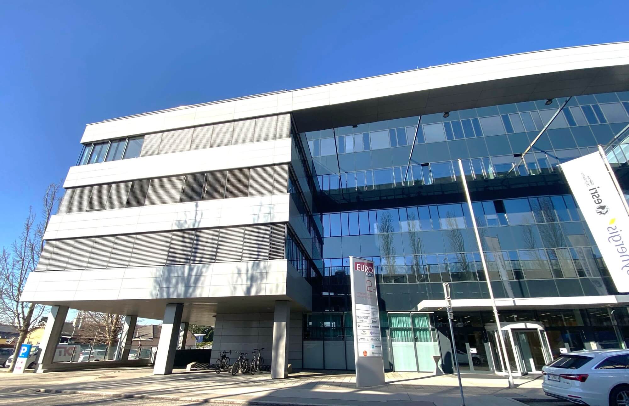 Modern office spaces in EURO PLAZA