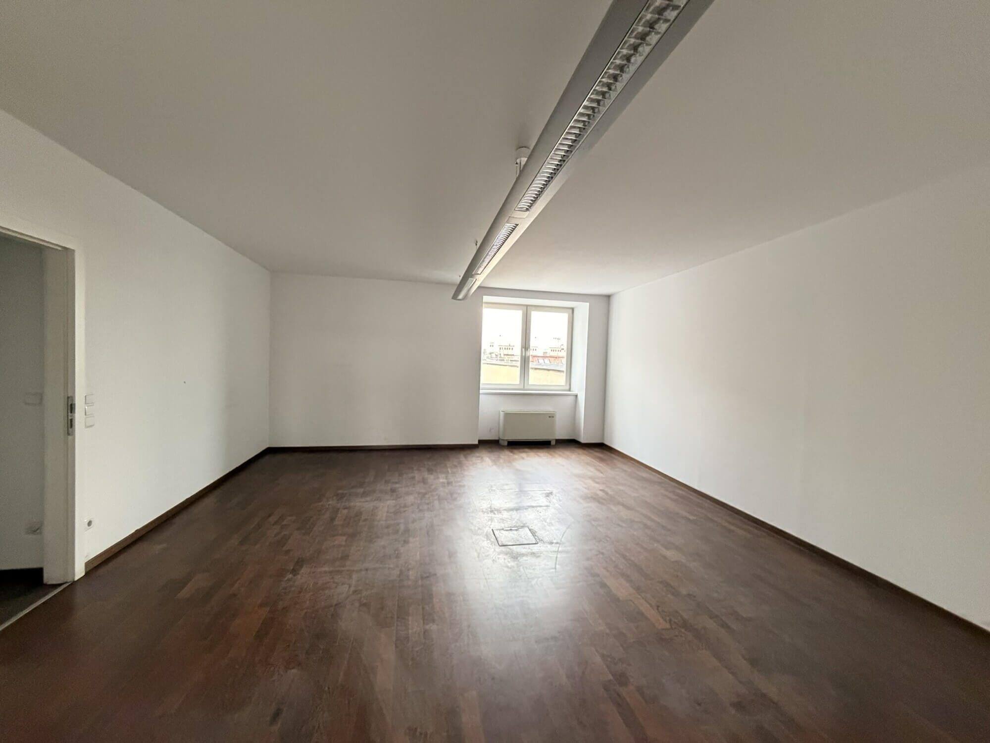 Repräsentative Bürofläche mit Votivkirchenblick