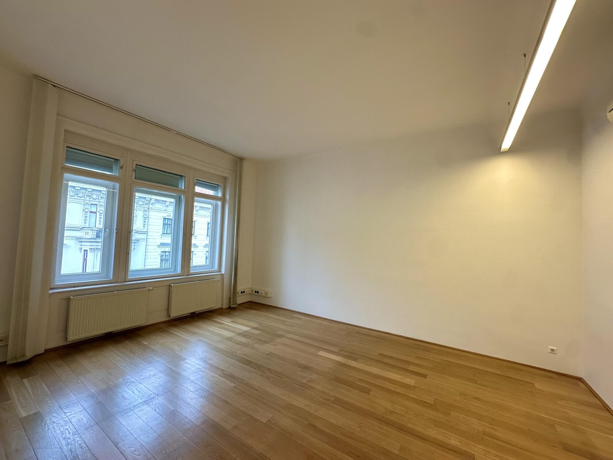 Repräsentative Büroflächen mit Blick auf die Votivkirche