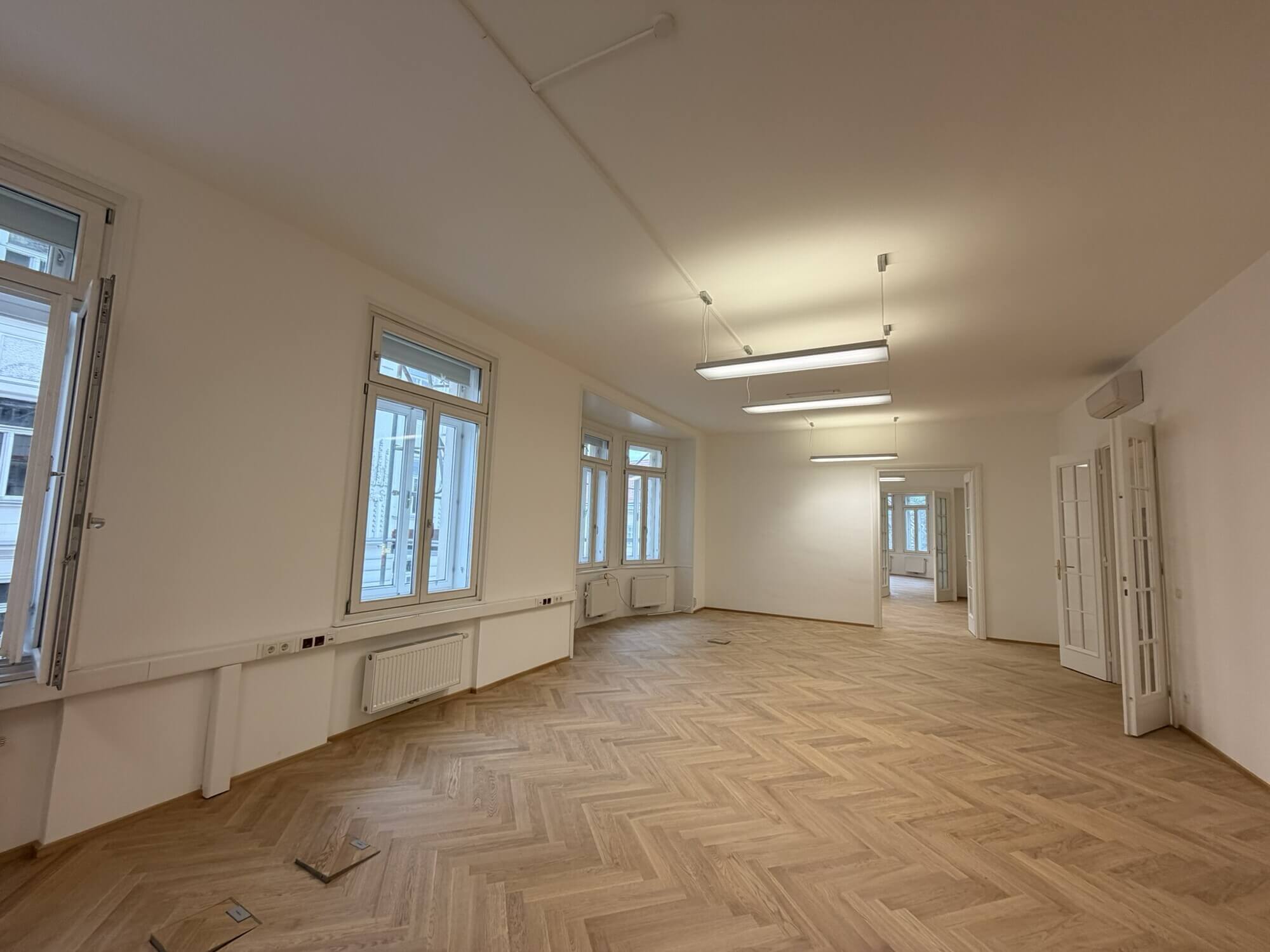 Stilvolles Altbaubüro im 8. Bezirk