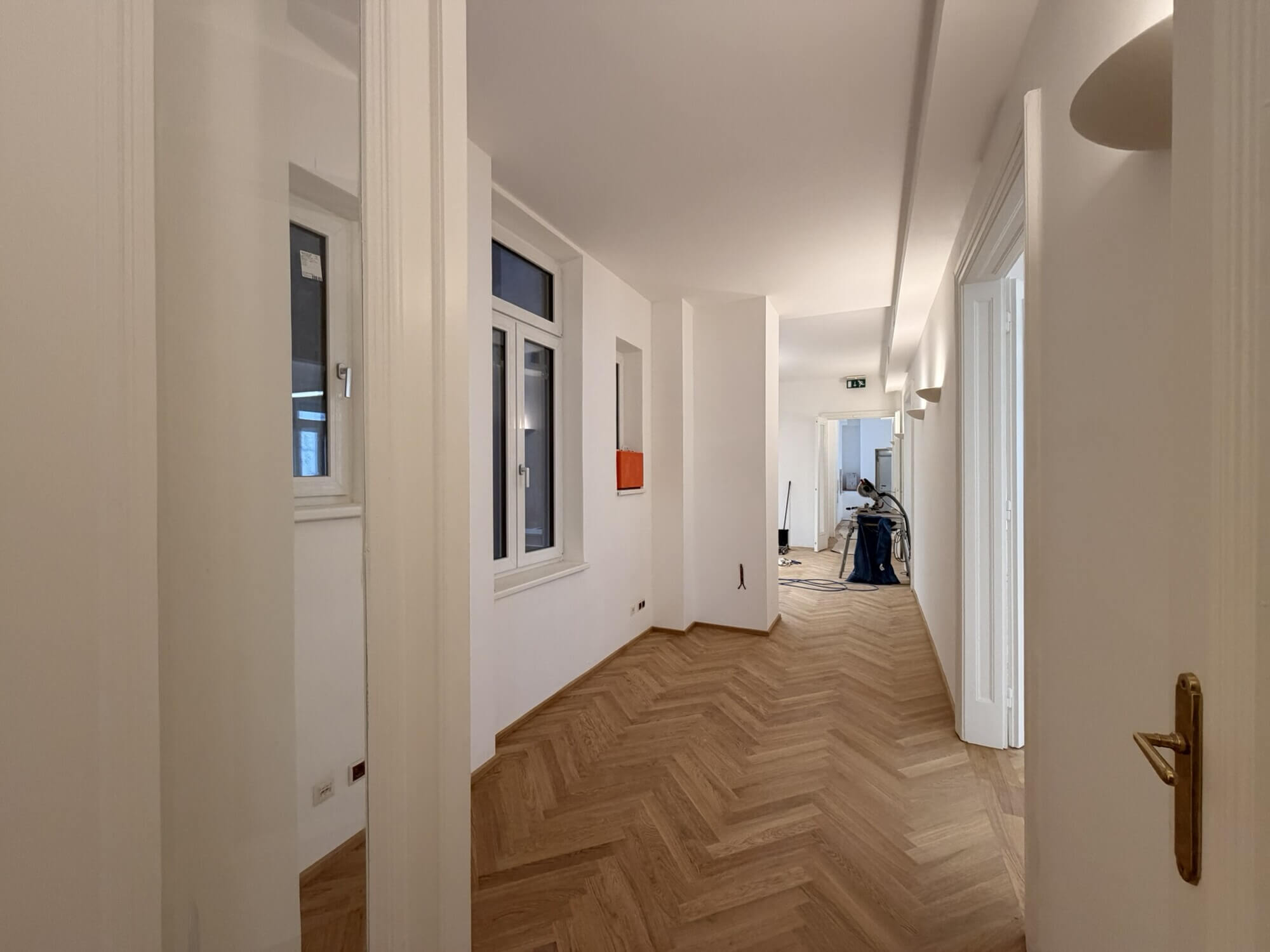 Stilvolles Altbaubüro im 8. Bezirk