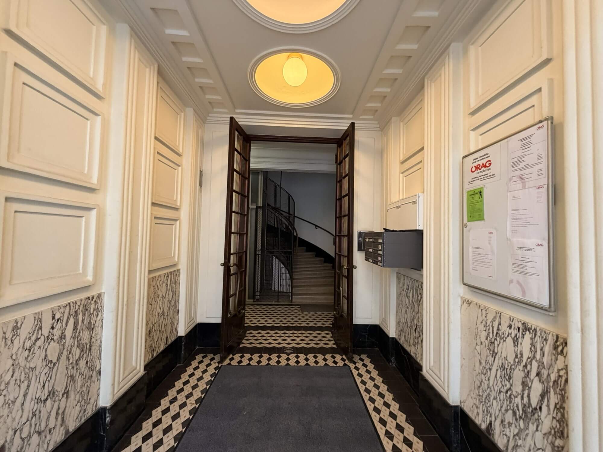 Stilvolles Altbaubüro im 8. Bezirk