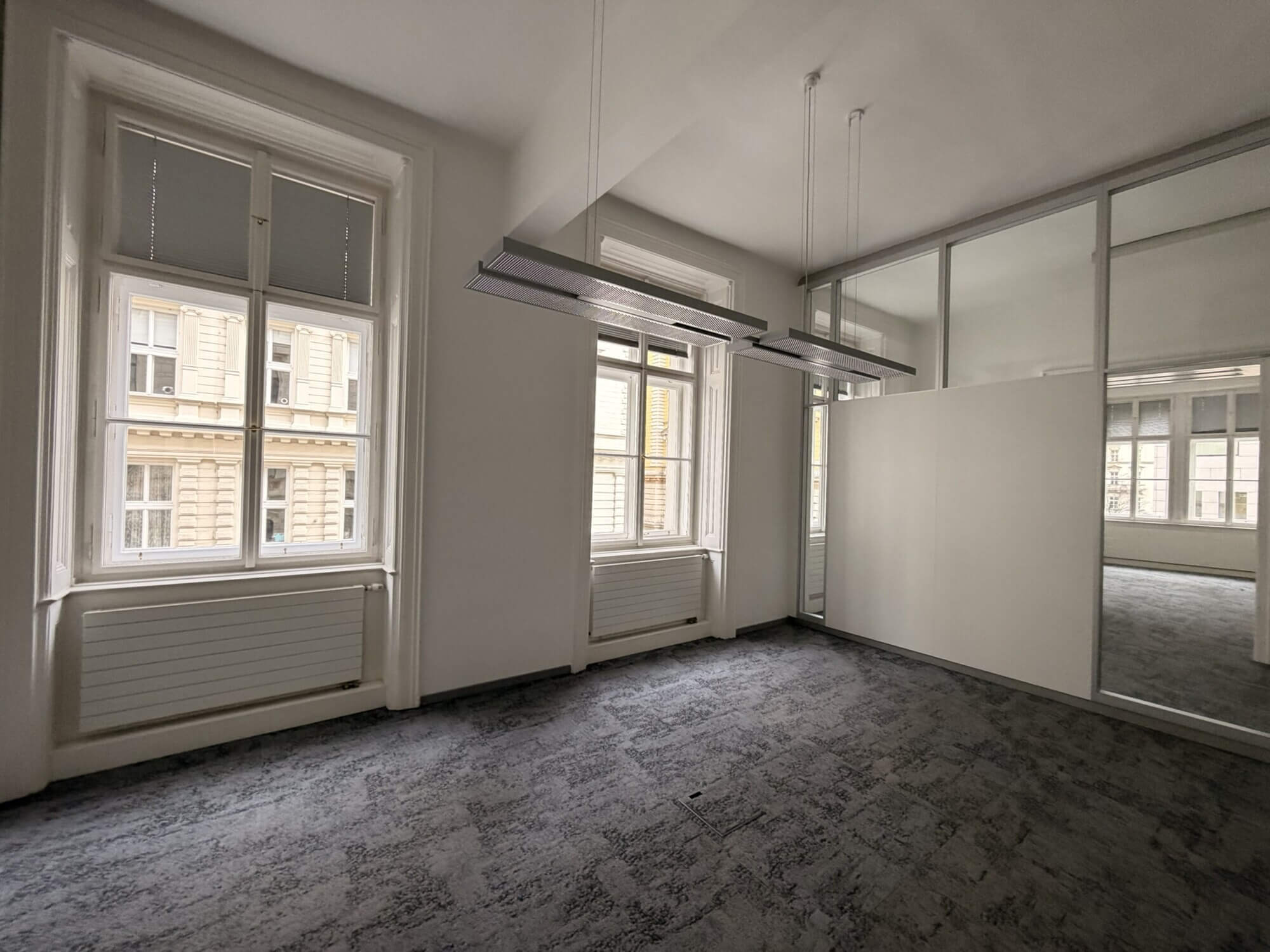 Right next to Kärntner Straße - office space