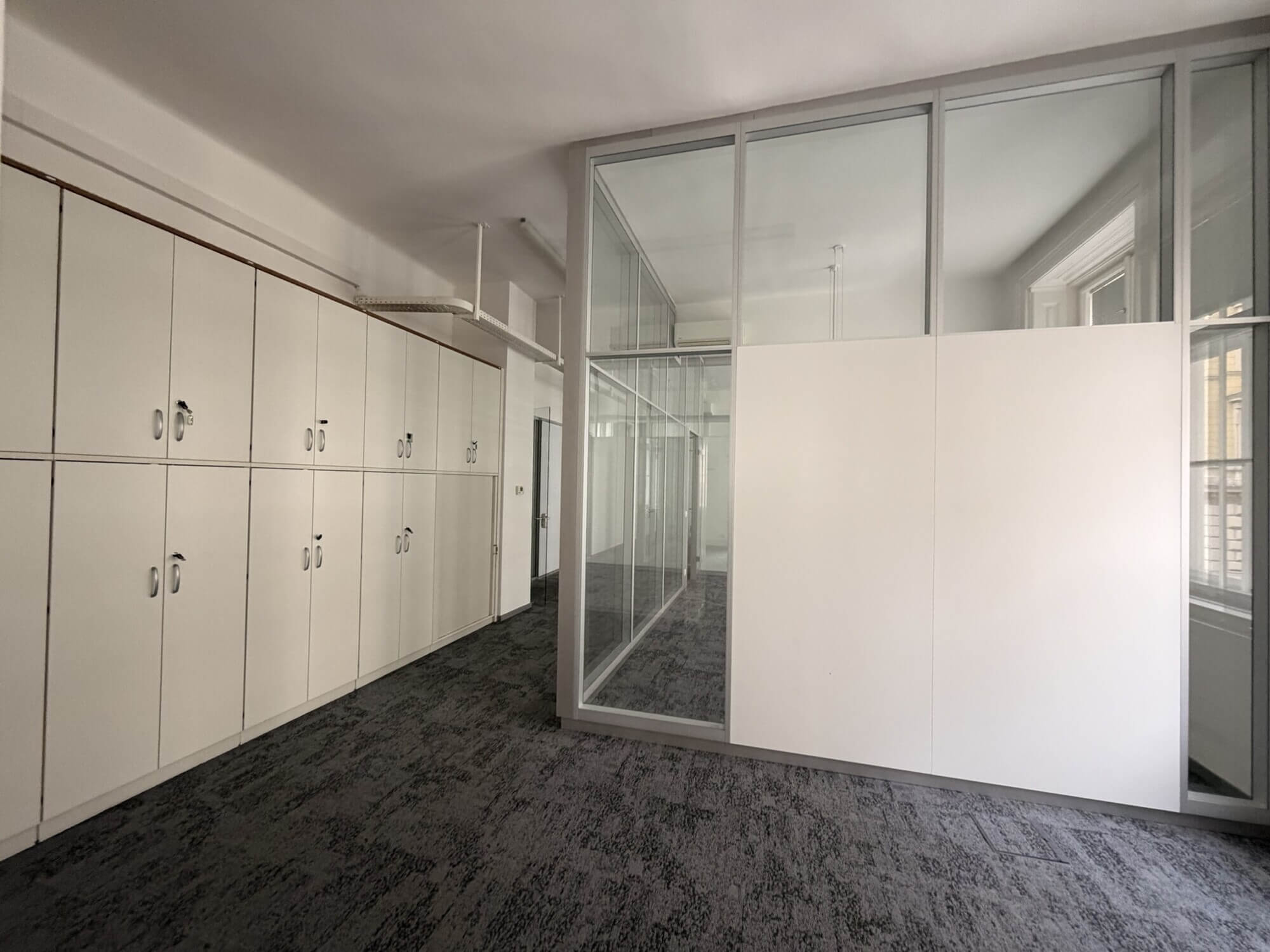 Right next to Kärntner Straße - office space