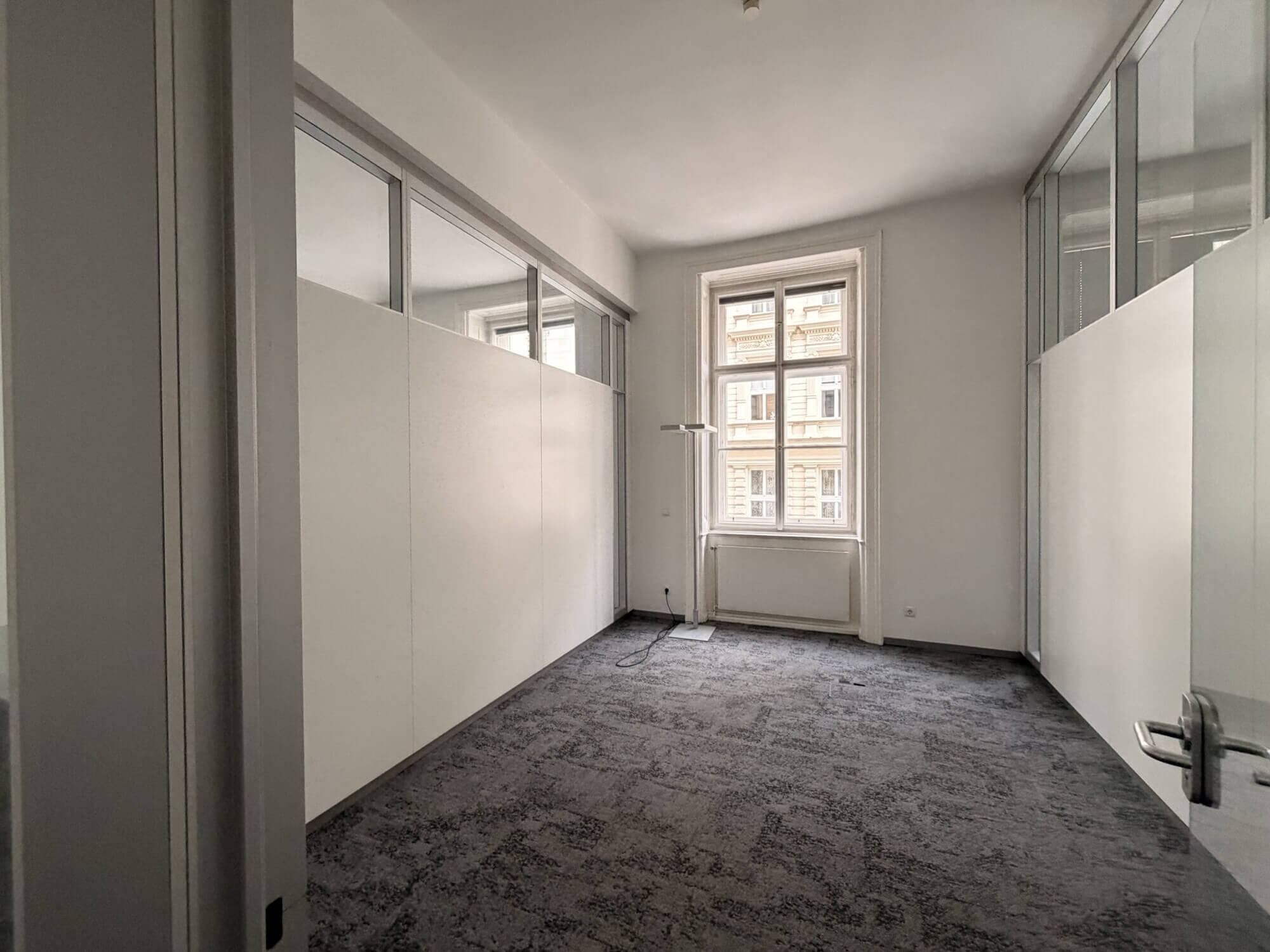 Right next to Kärntner Straße - office space