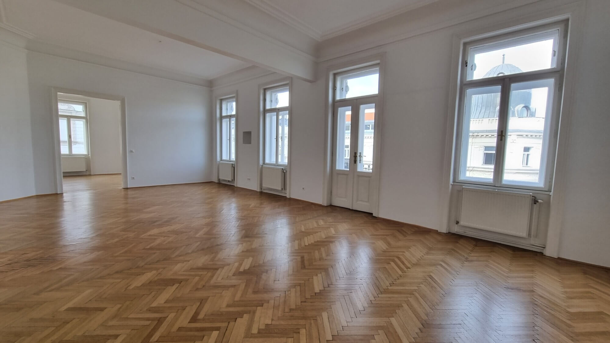 klassische Altbauwohnung mit Balkon - 4. Liftstock - beste Lage im 3. Bezirk