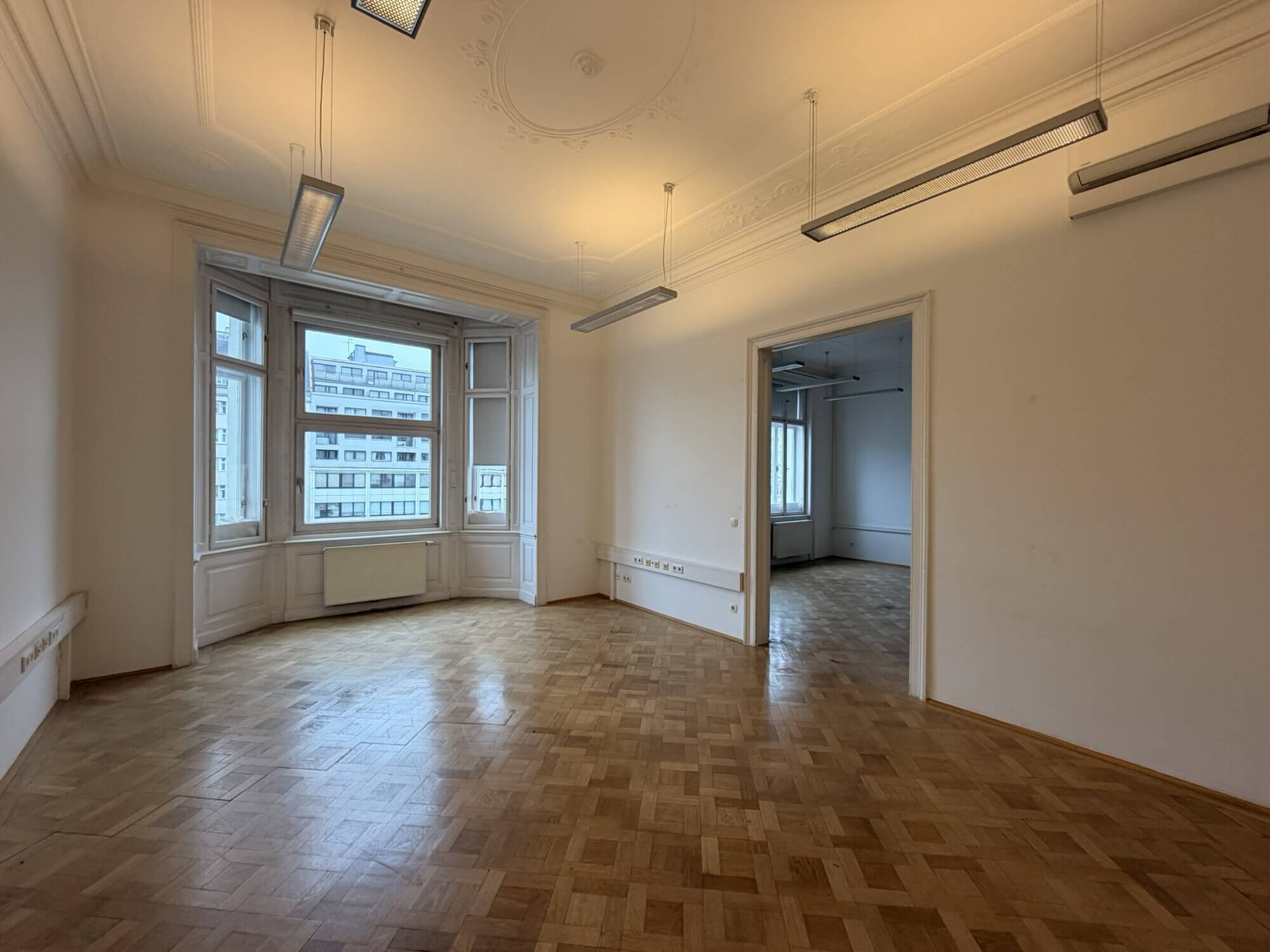 Terrassenbüro direkt am Naschmarkt