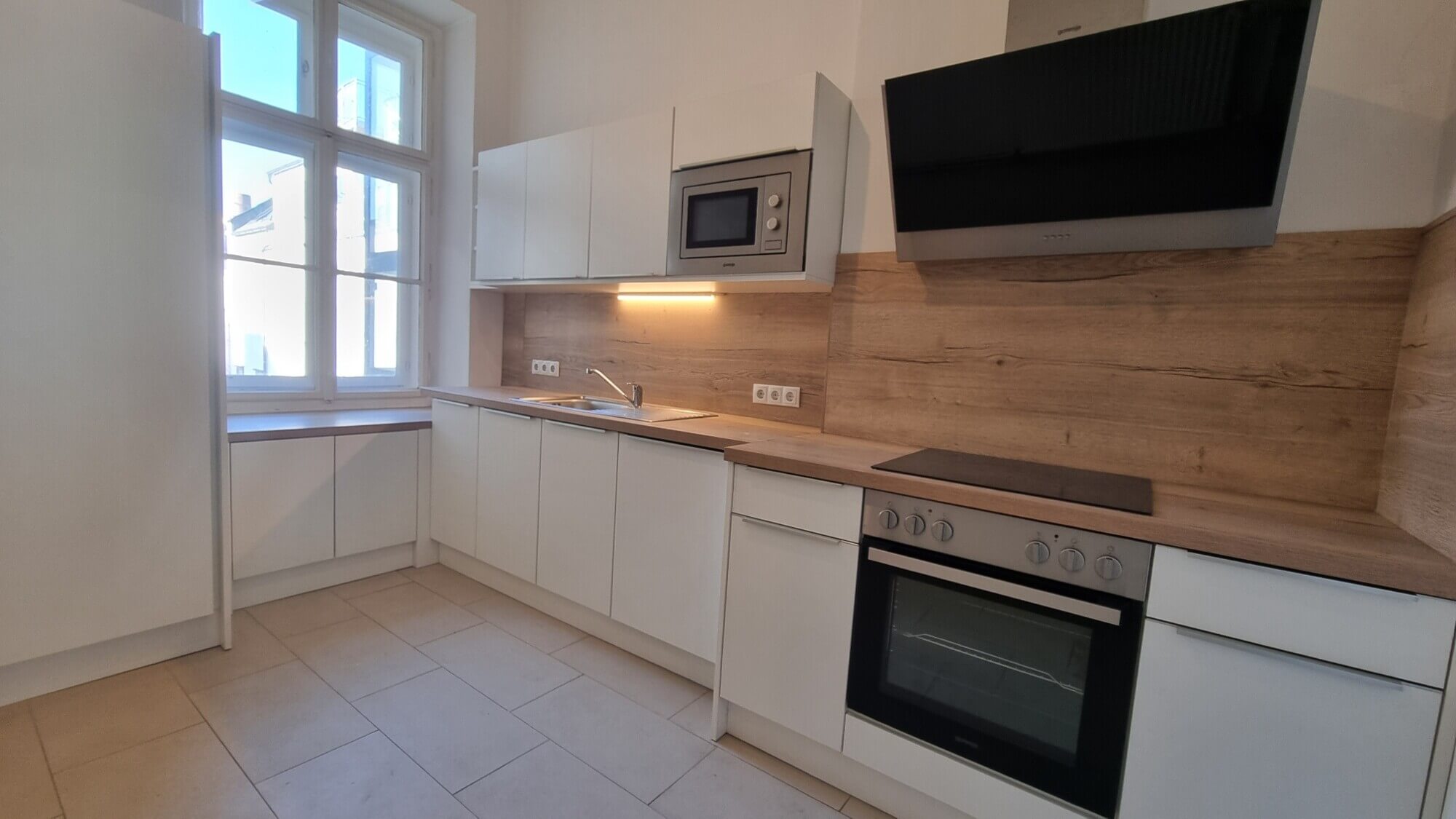 Altbauwohnung, 3 Zimmer, Schottenfeldgasse - WG geeignet