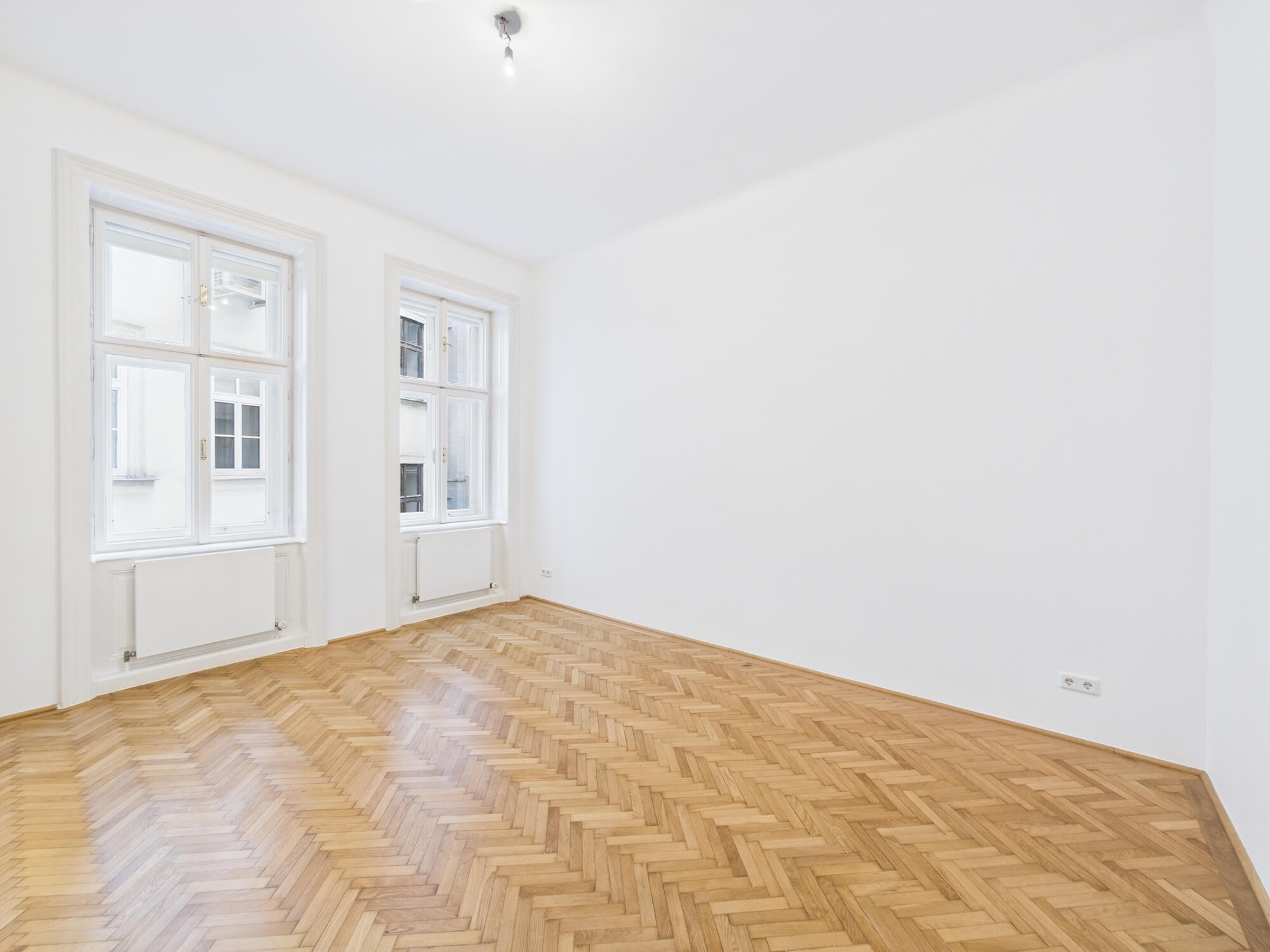 Klassischer Altbau, 6 Zimmer, Nähe Judenplatz
