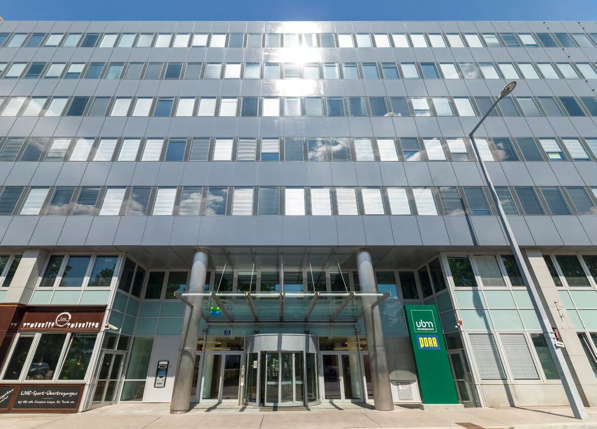 Möbliertes Terrassenbüro im Office Provider