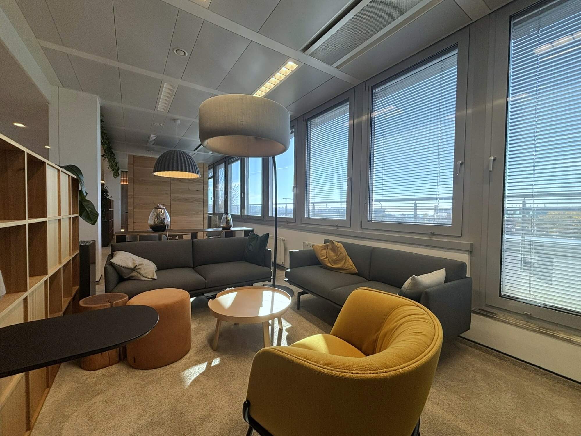 Möbliertes Terrassenbüro im Office Provider