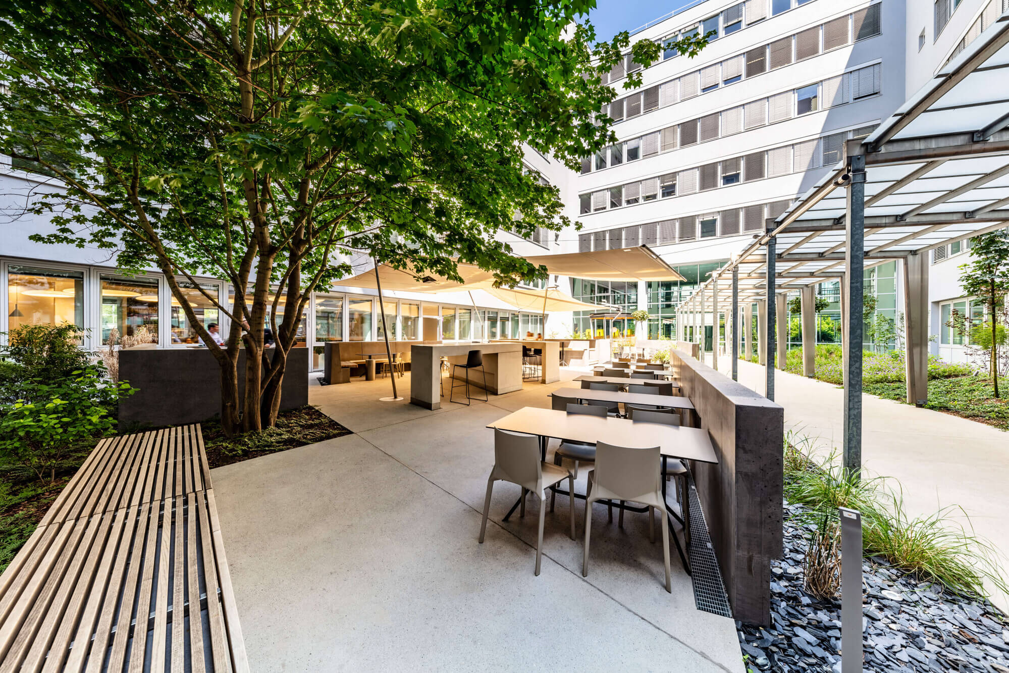 Möbliertes Terrassenbüro im Office Provider