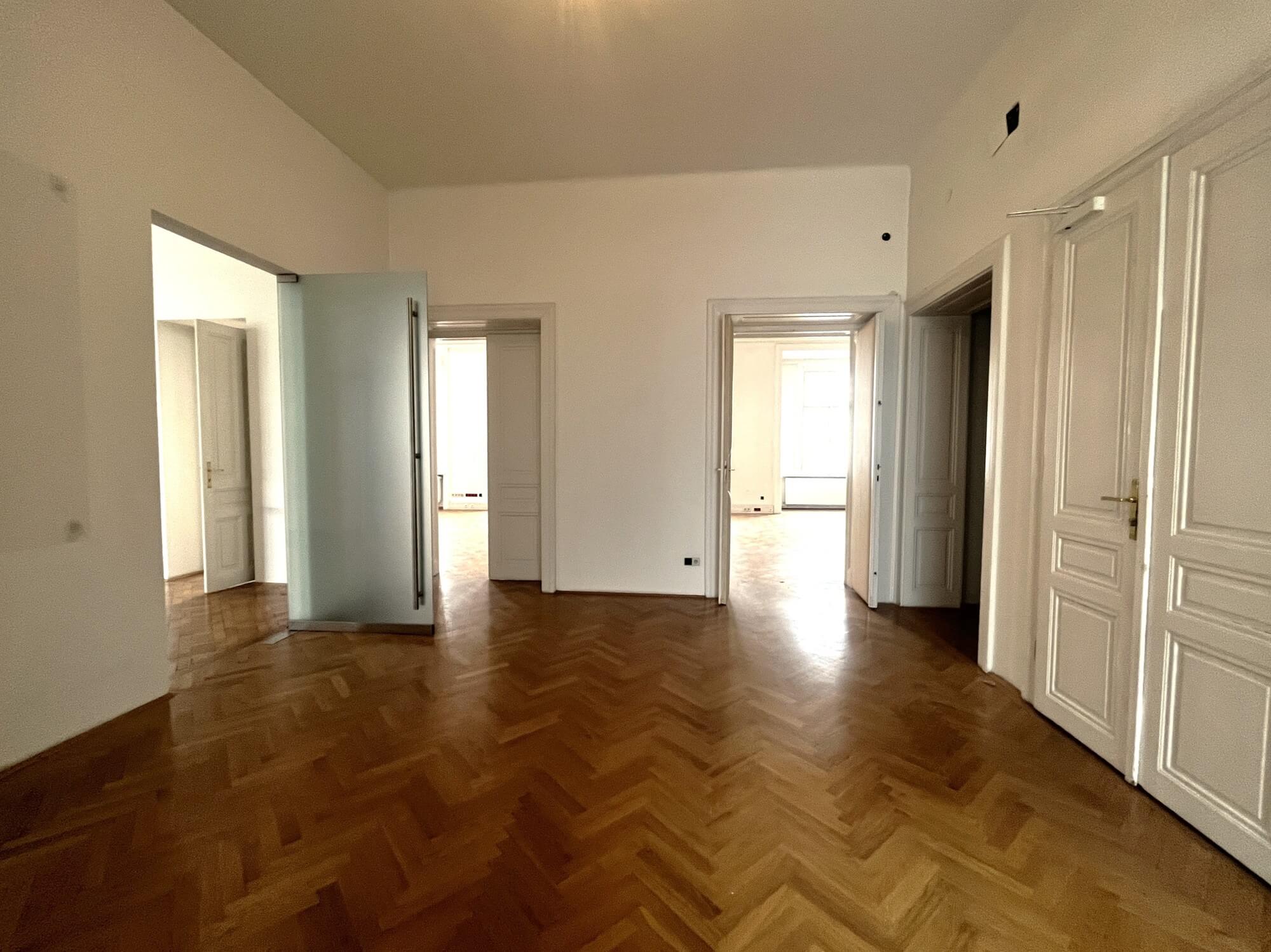 Altbaubüro Nahe Schwarzenbergplatz