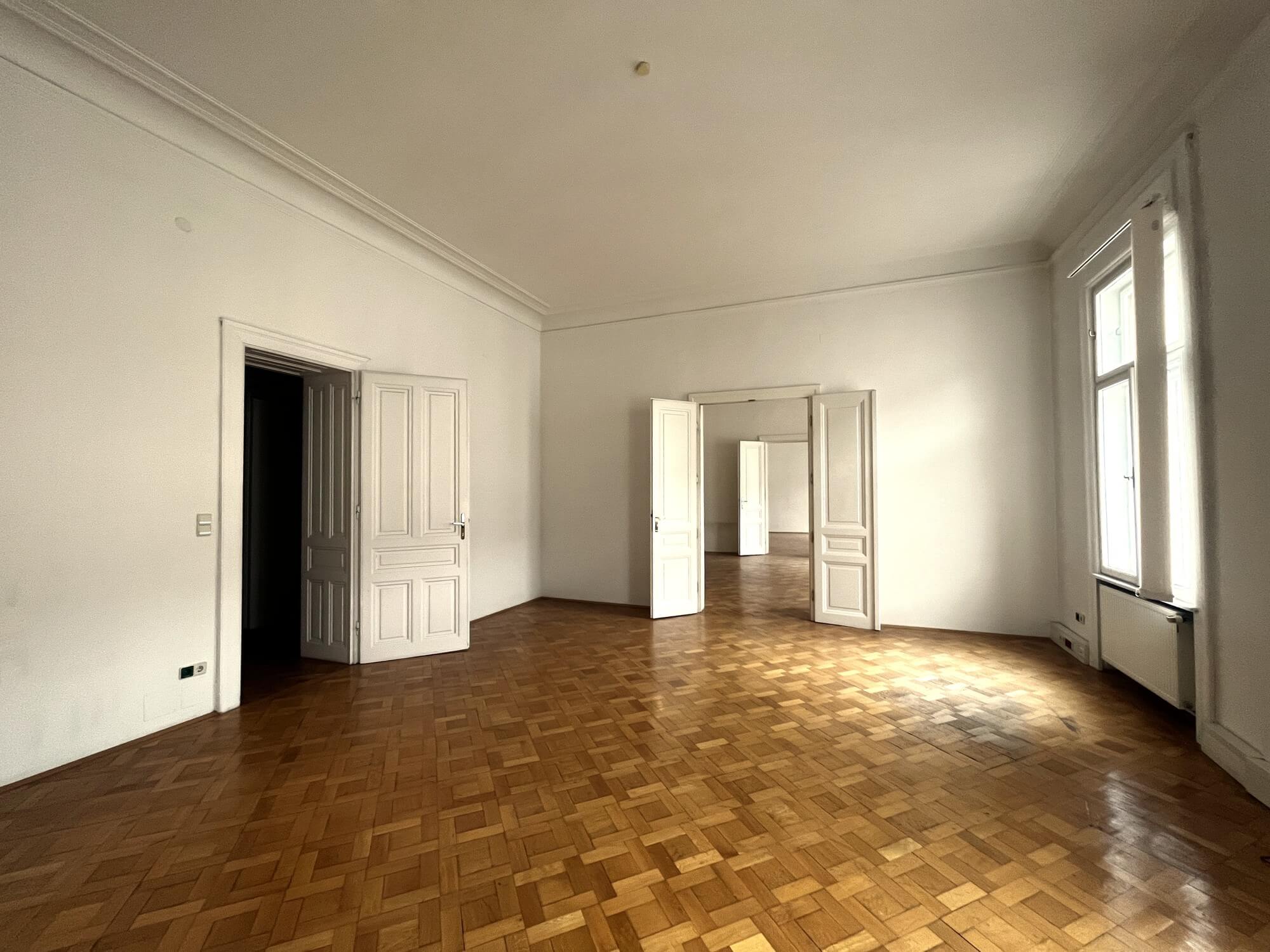 Altbaubüro Nahe Schwarzenbergplatz