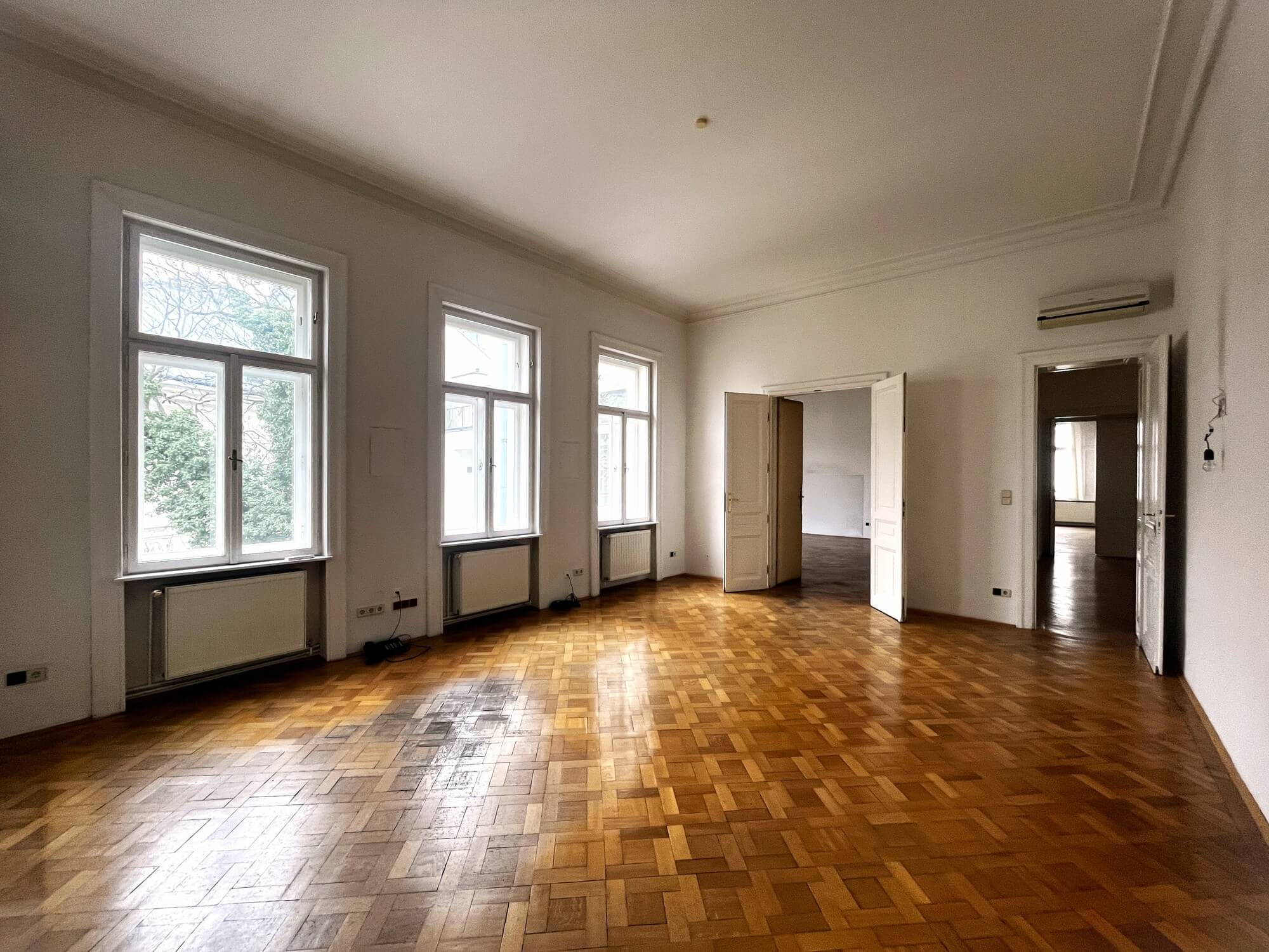 Altbaubüro Nahe Schwarzenbergplatz