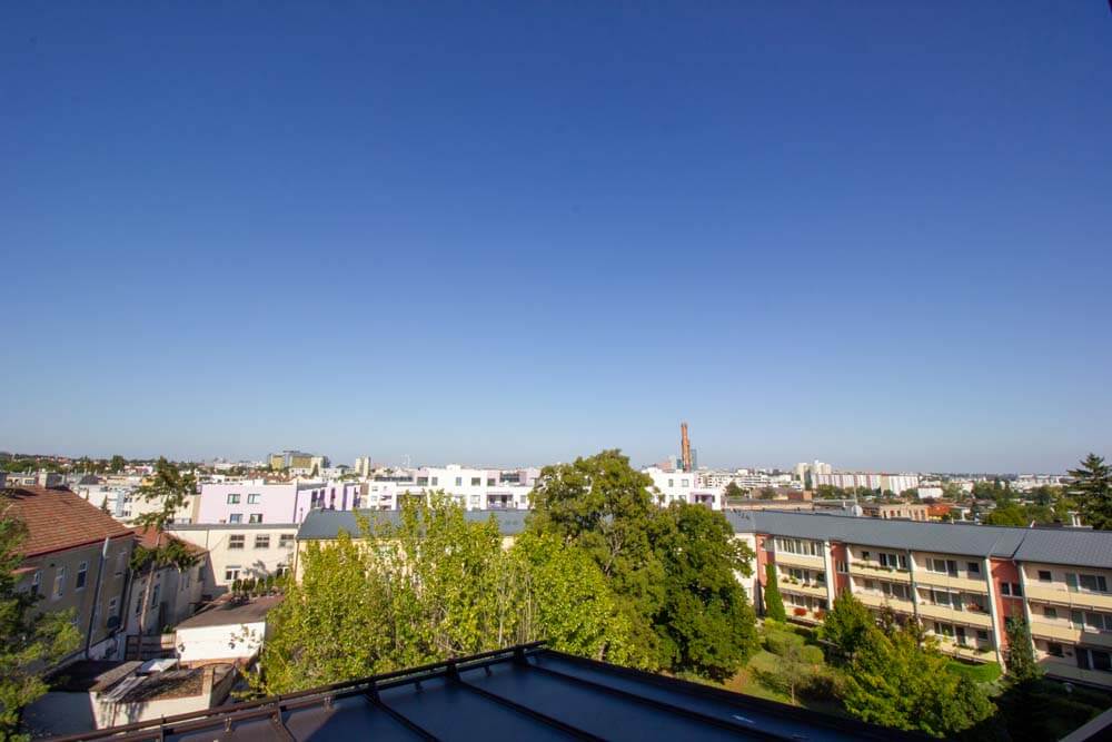 Dachgeschoßwohnung möbliert mit Balkon