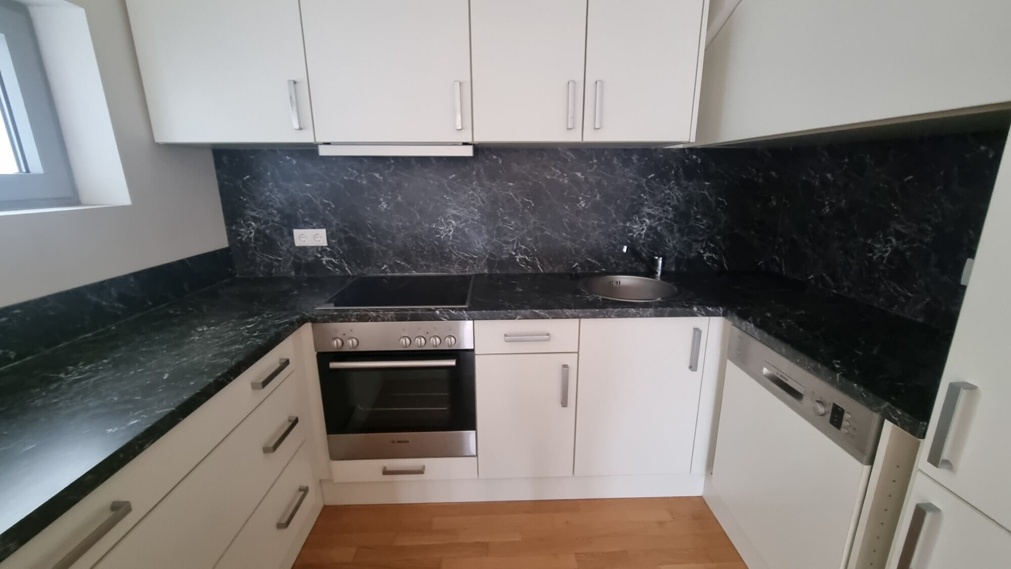 Top-floor apartment, first occupancy, 3 rooms with balcony