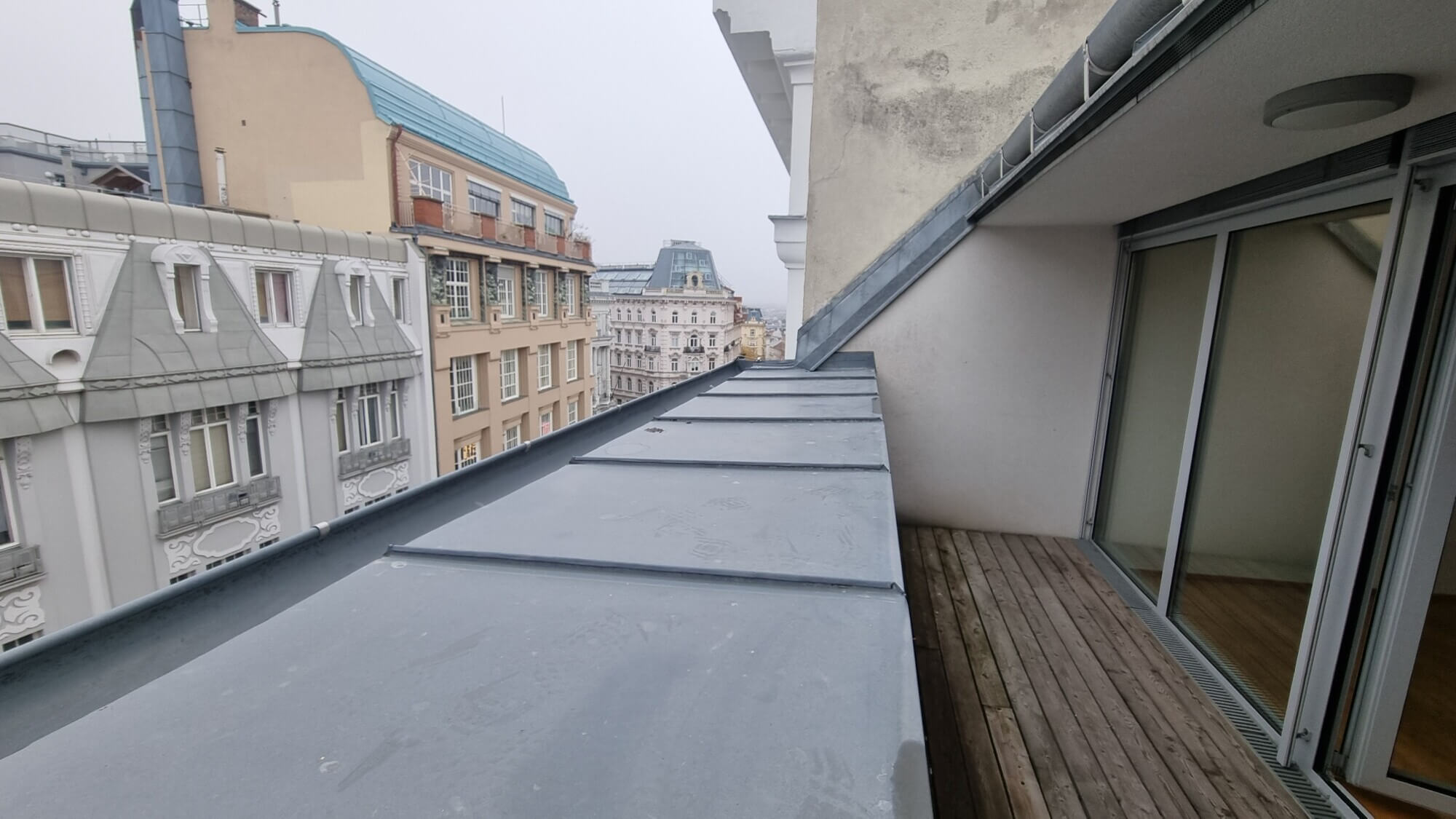 Top-floor apartment, first occupancy, 3 rooms with balcony