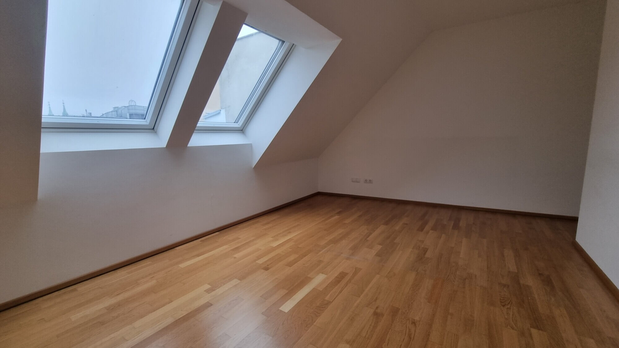 Top-floor apartment, first occupancy, 3 rooms with balcony