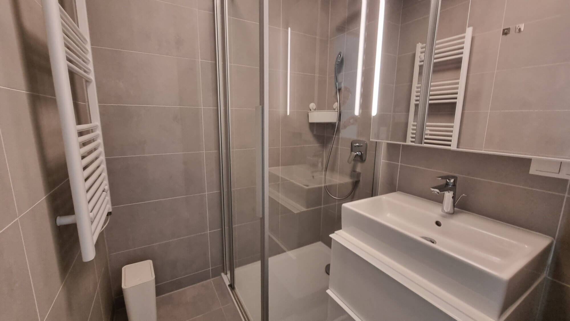 23rd floor – TrIIIple – fully furnished – for ren