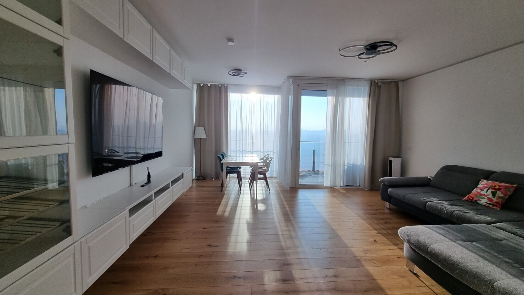 23rd floor – TrIIIple – fully furnished – for ren