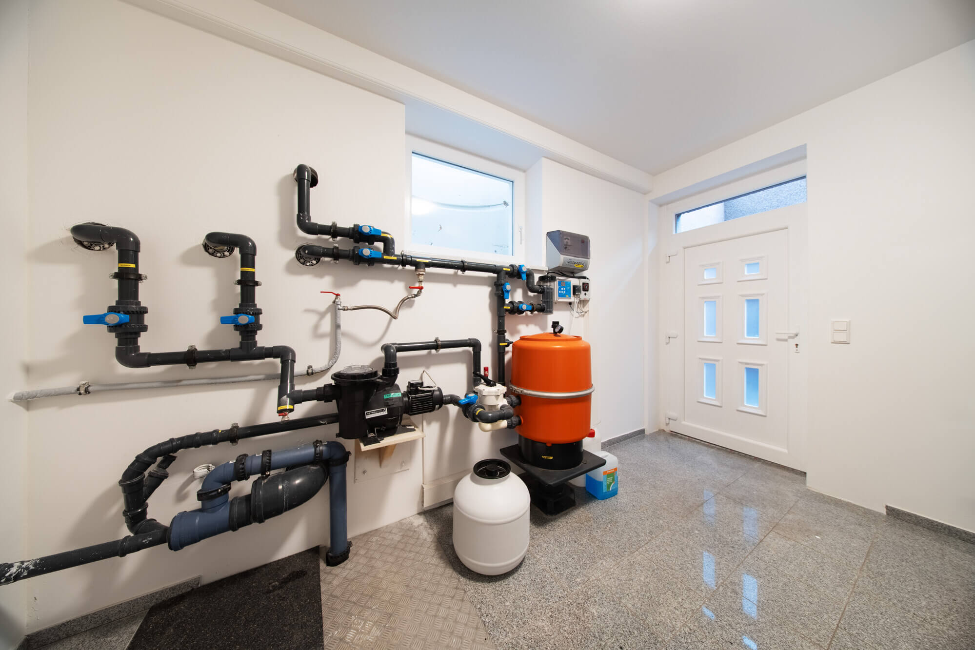 Luxuriöses Haus mit Pool in Fontana