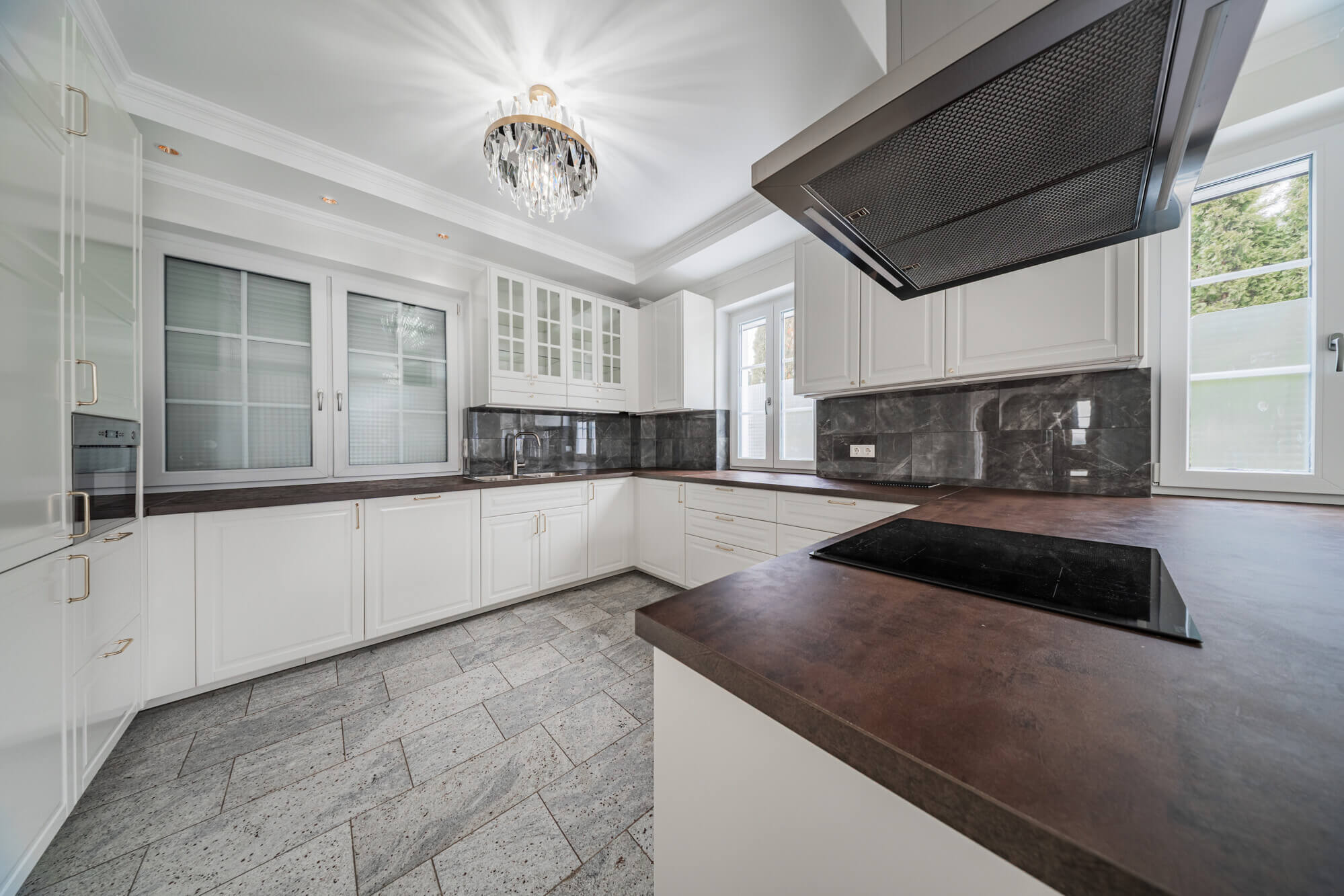 Luxuriöses Haus mit Pool in Fontana