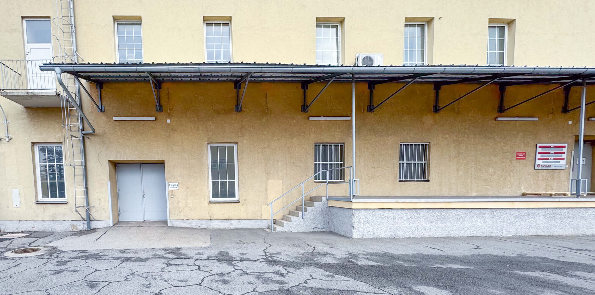 Gewerbeeinheit mit Lager und Büro