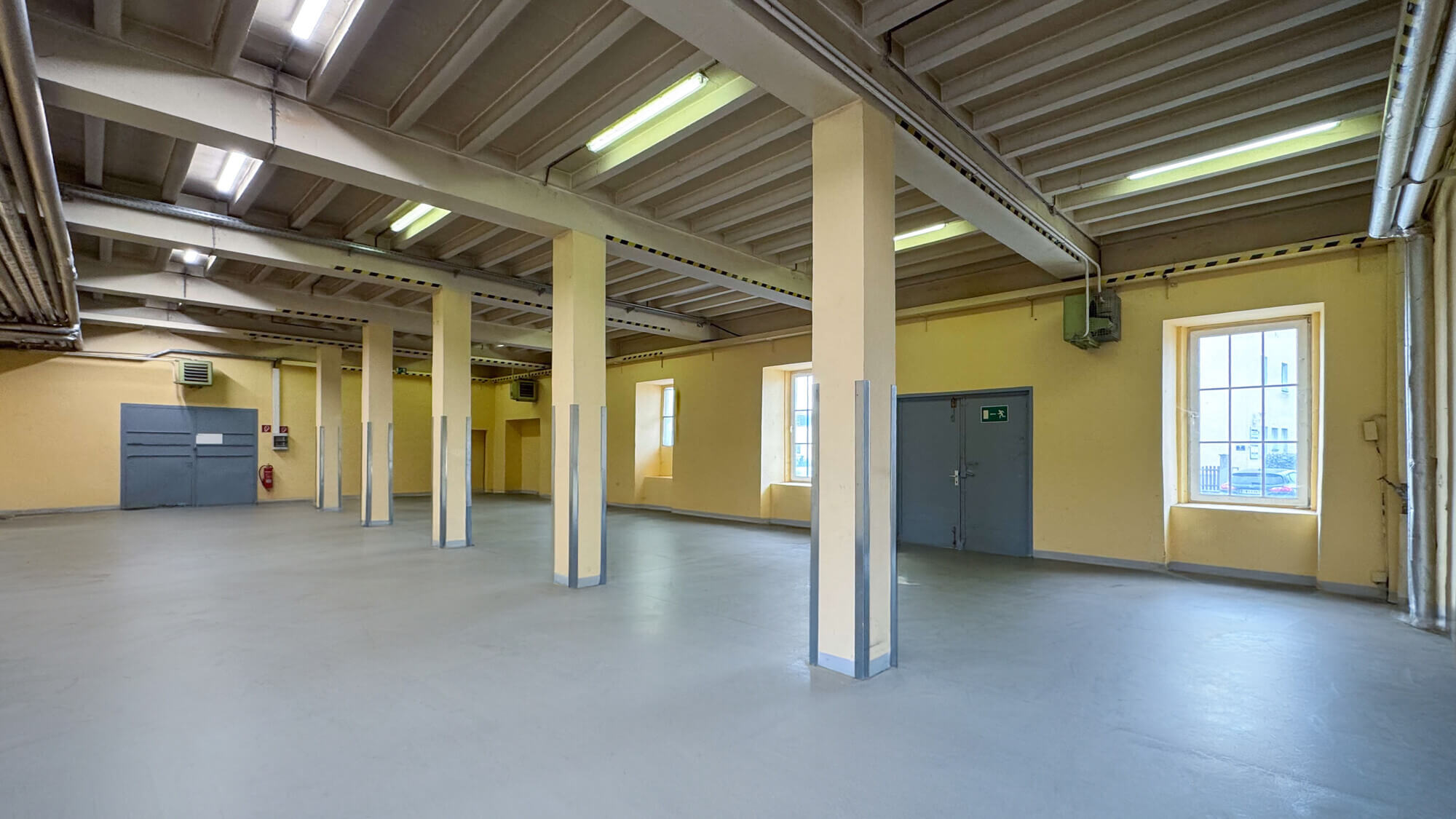 Gewerbeeinheit mit Lager und Büro