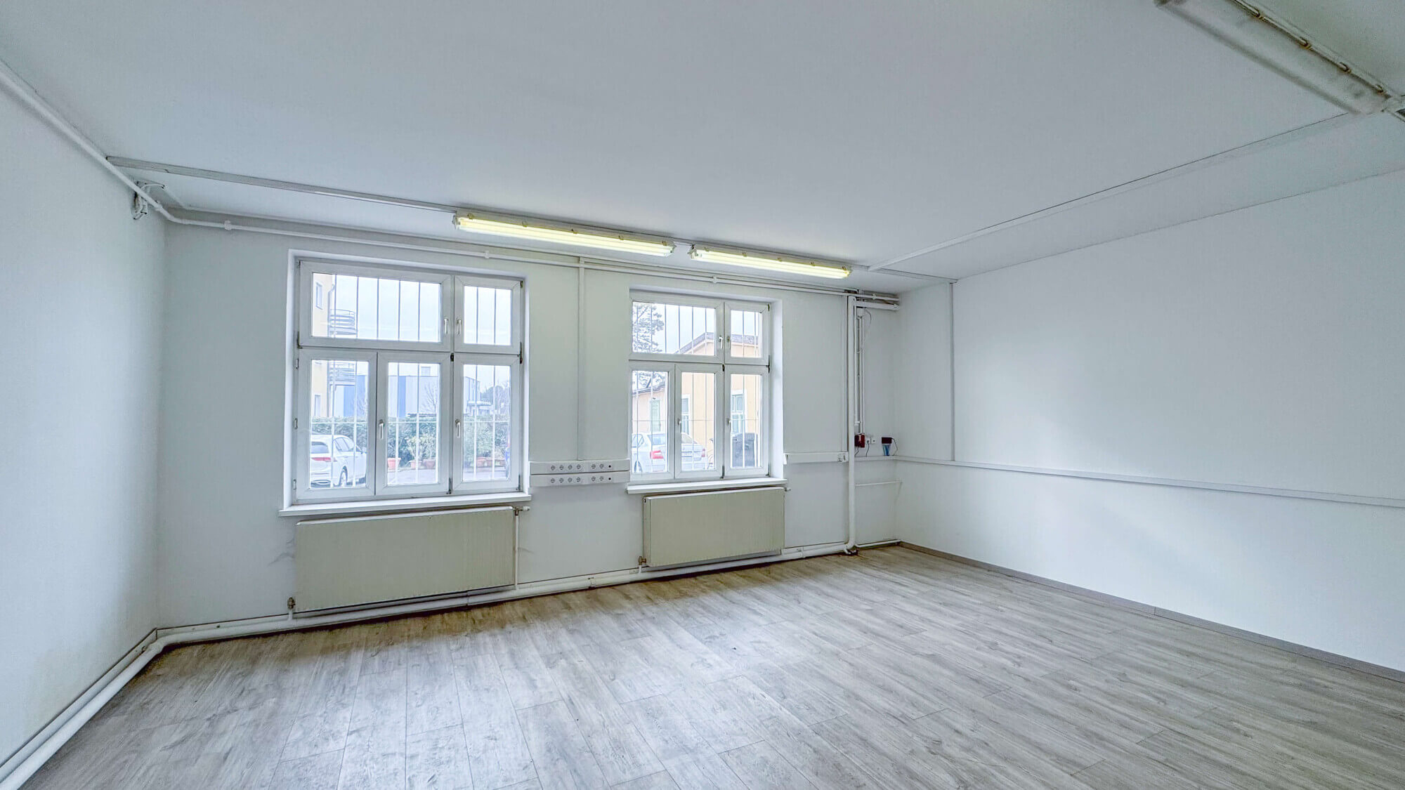 Gewerbeeinheit mit Lager und Büro