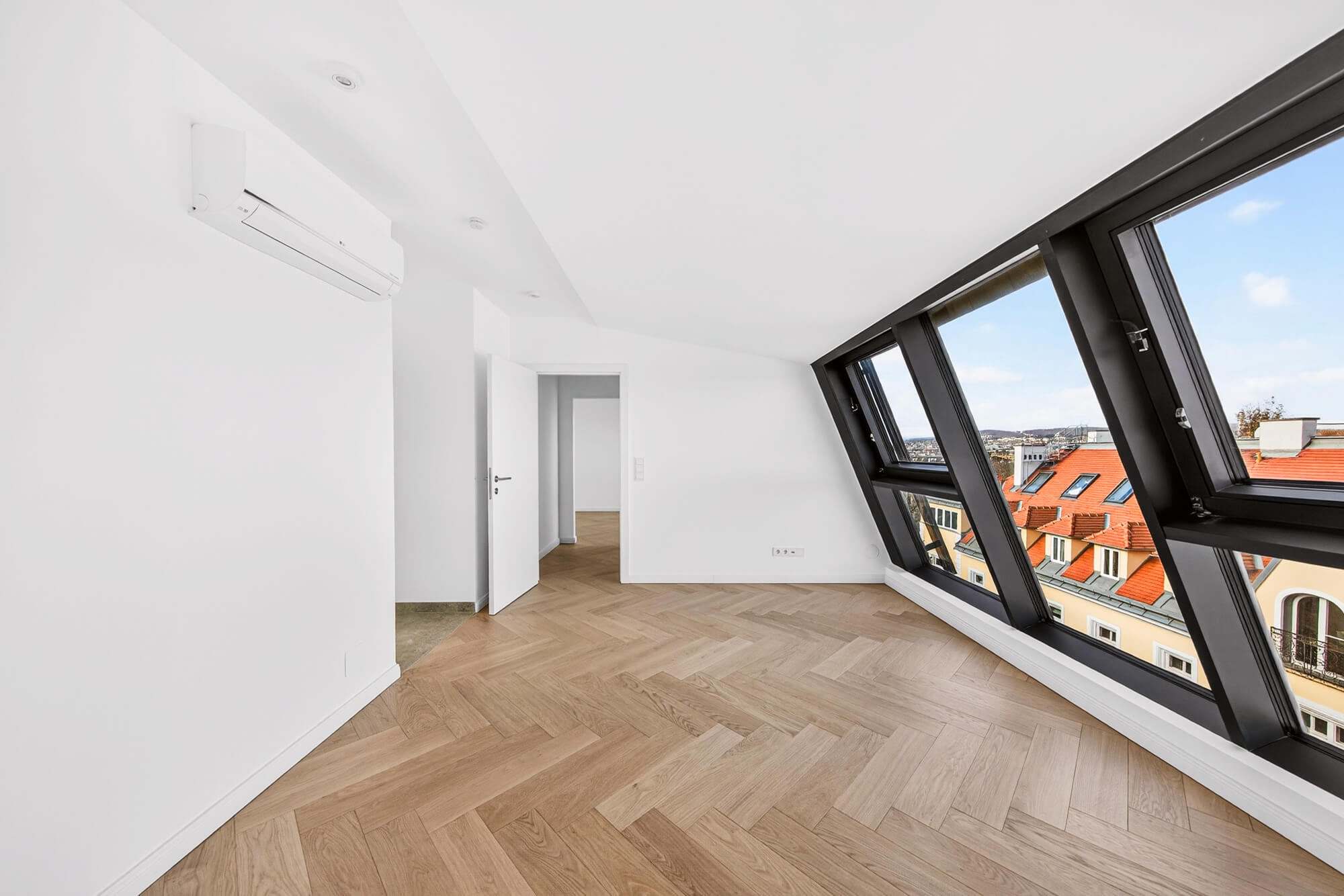 New duplex penthouse with terrace near Schönbrunn