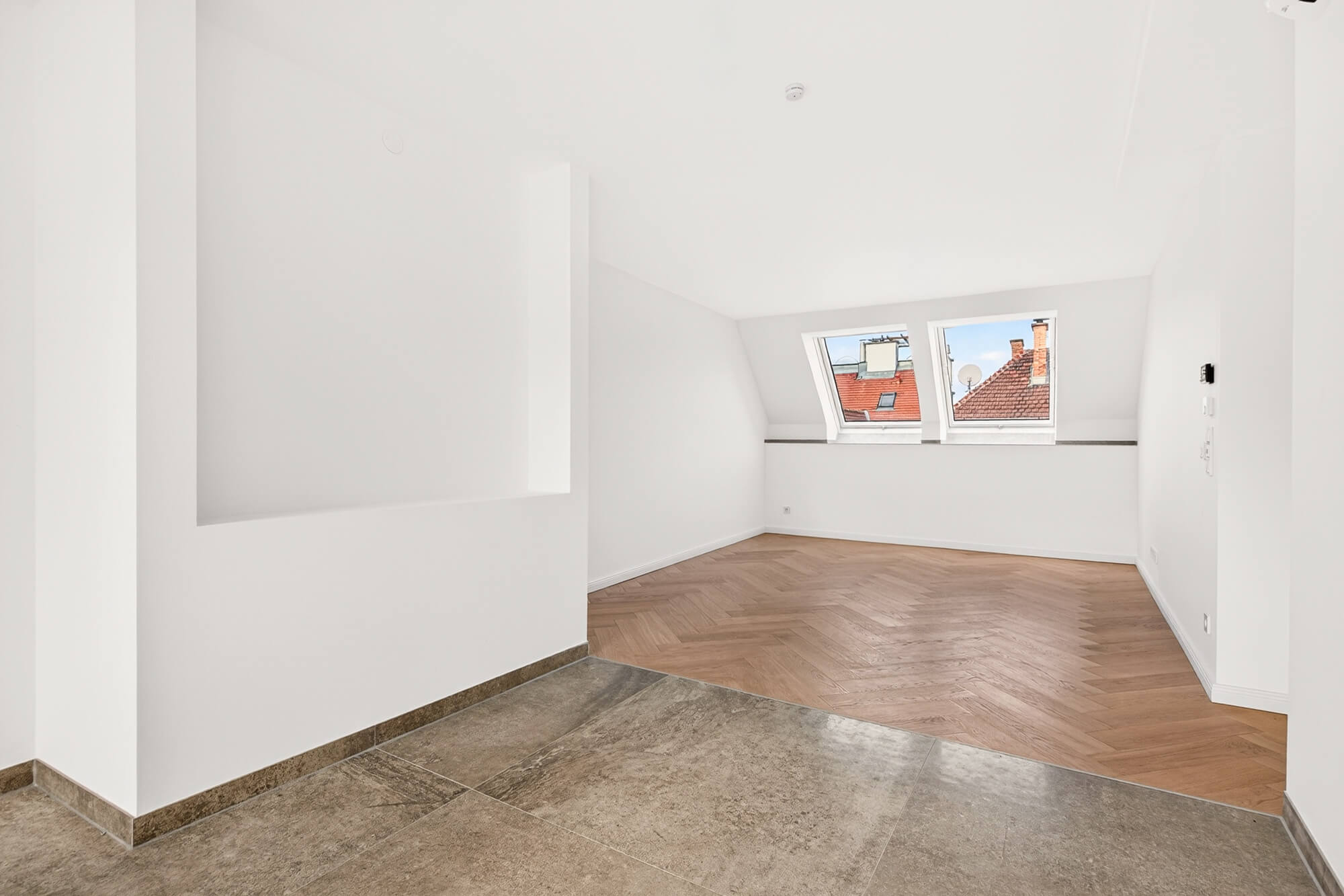 First occupancy with balcony near Schönbrunn