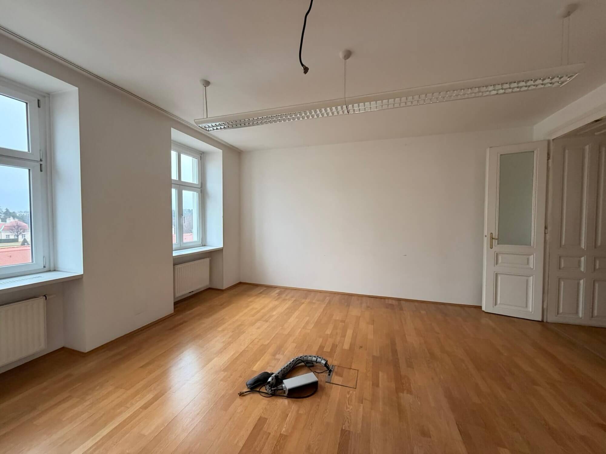 Helle Altbauflächen mit Blick auf Schloss Belvedere