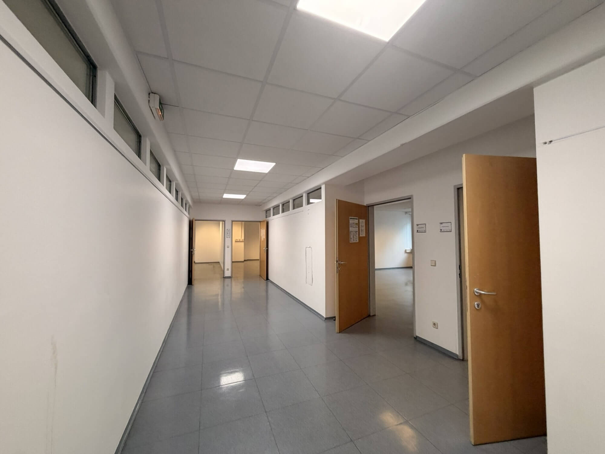 Gleich neben der U-Bahn Längenfeldgasse