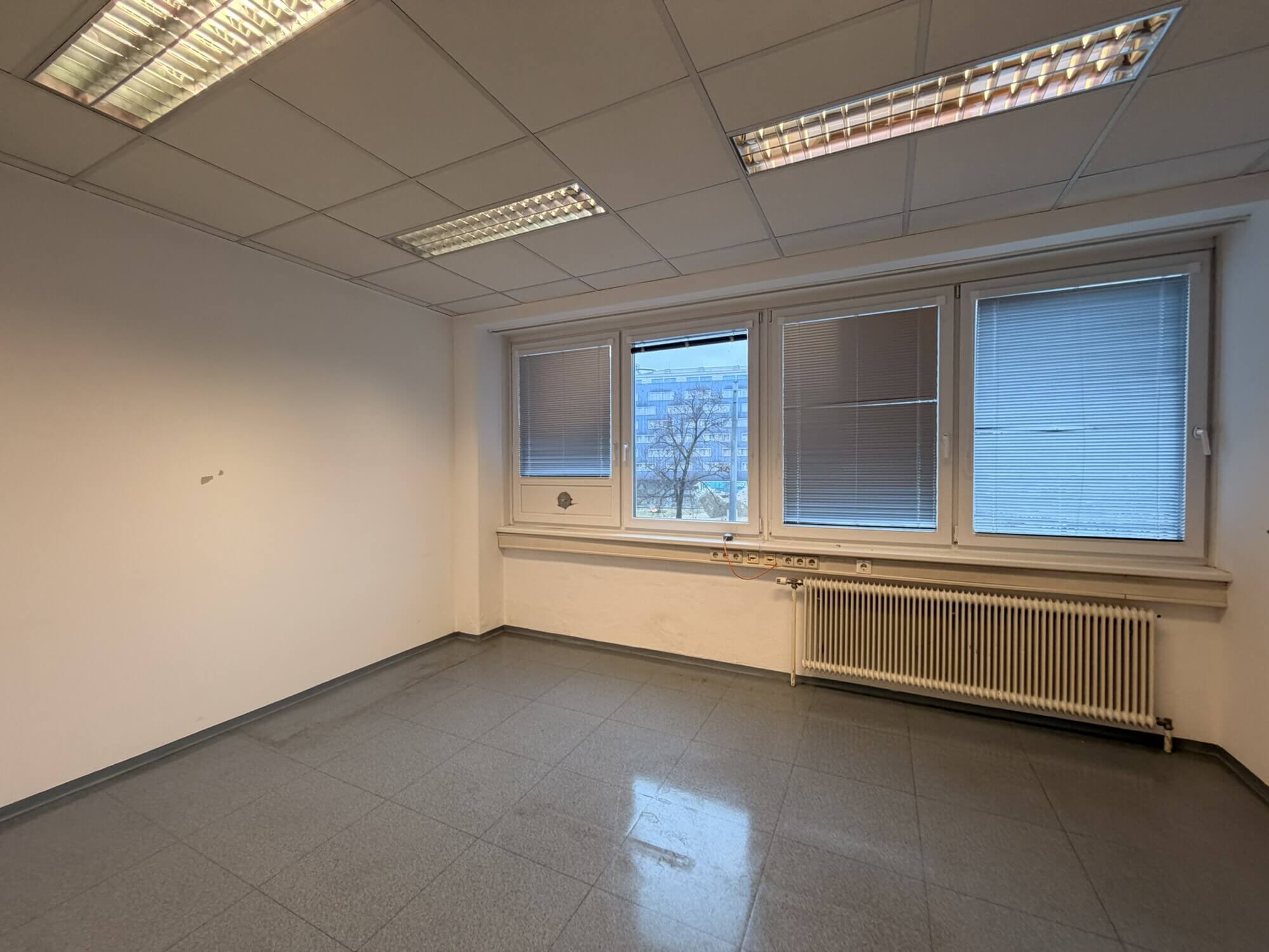 Gleich neben der U-Bahn Längenfeldgasse