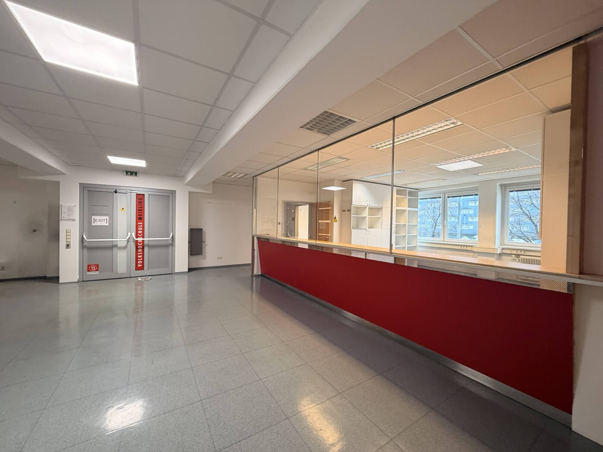 Gleich neben der U-Bahn Längenfeldgasse